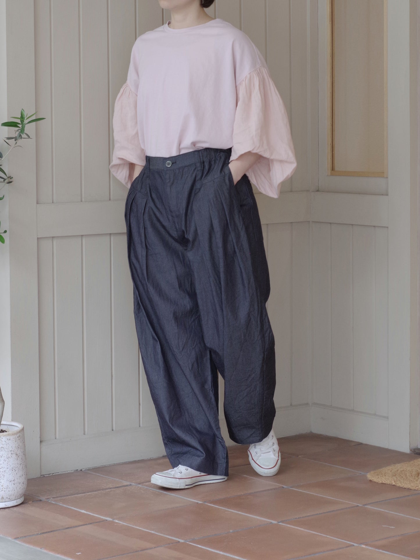 5.4ozデニム サイドタックパンツ | UNIVERSAL TISSU