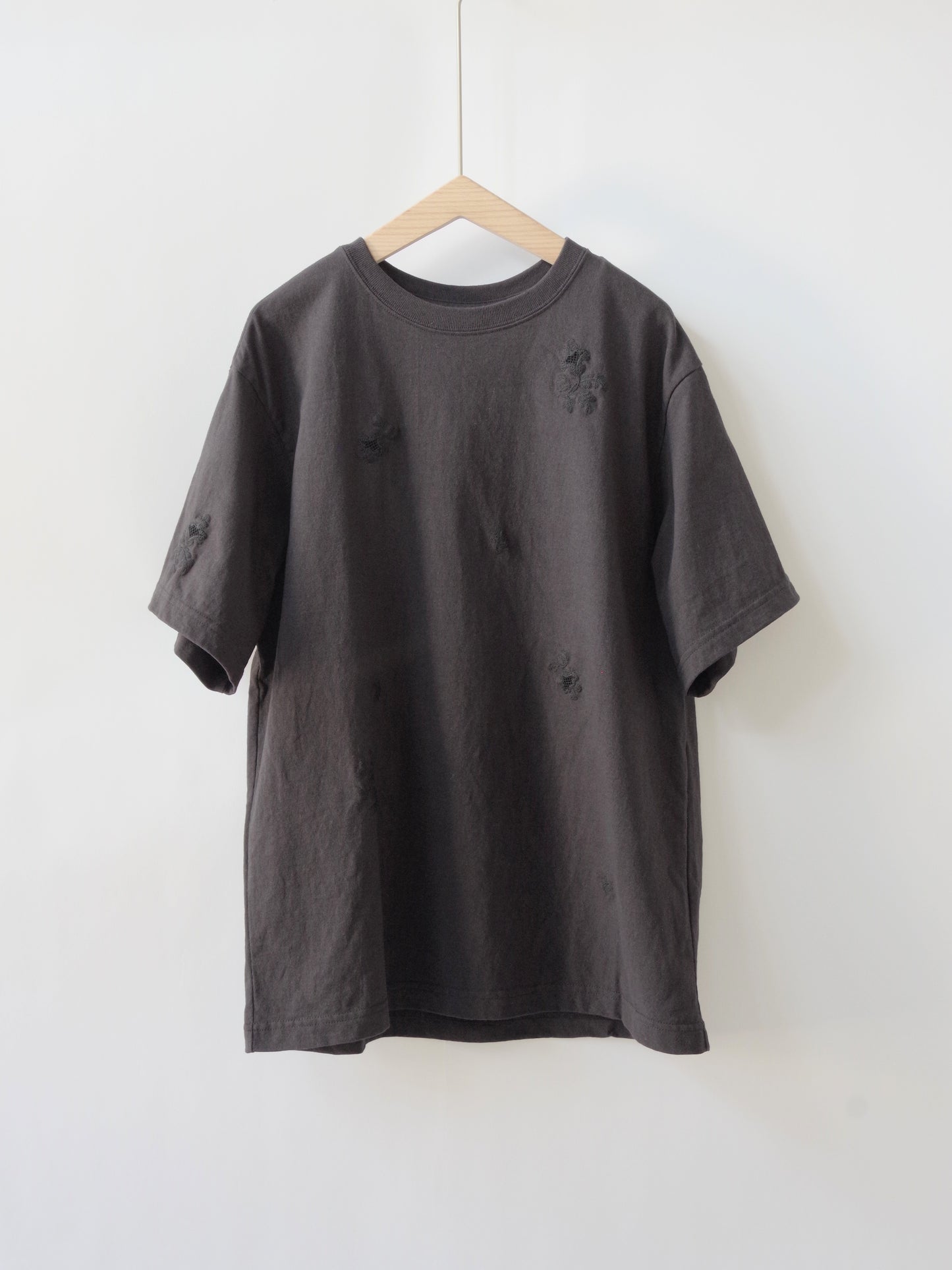 antique chain embroidery Tシャツ| qiri