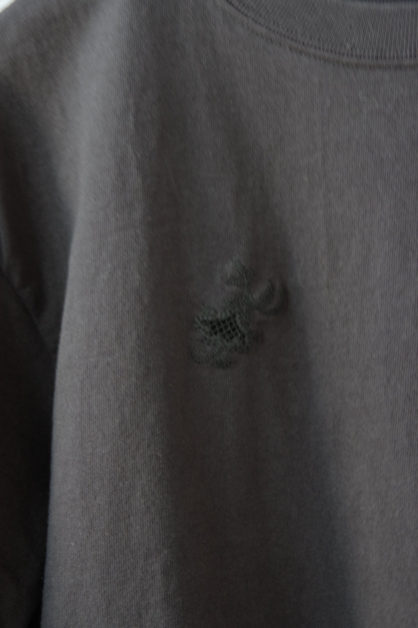 antique chain embroidery Tシャツ| qiri