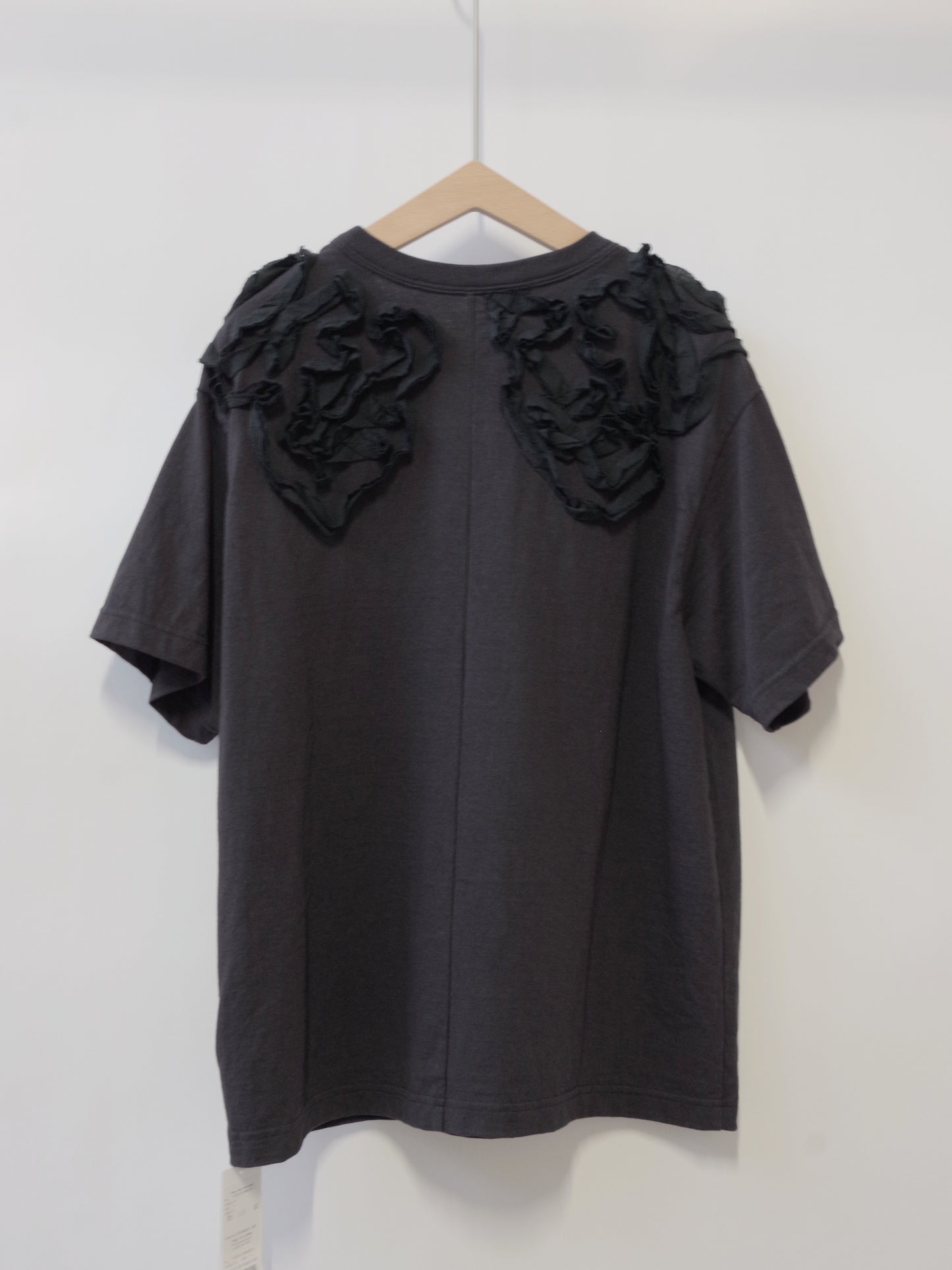 ribbon collar embroidery Tシャツ | qiri