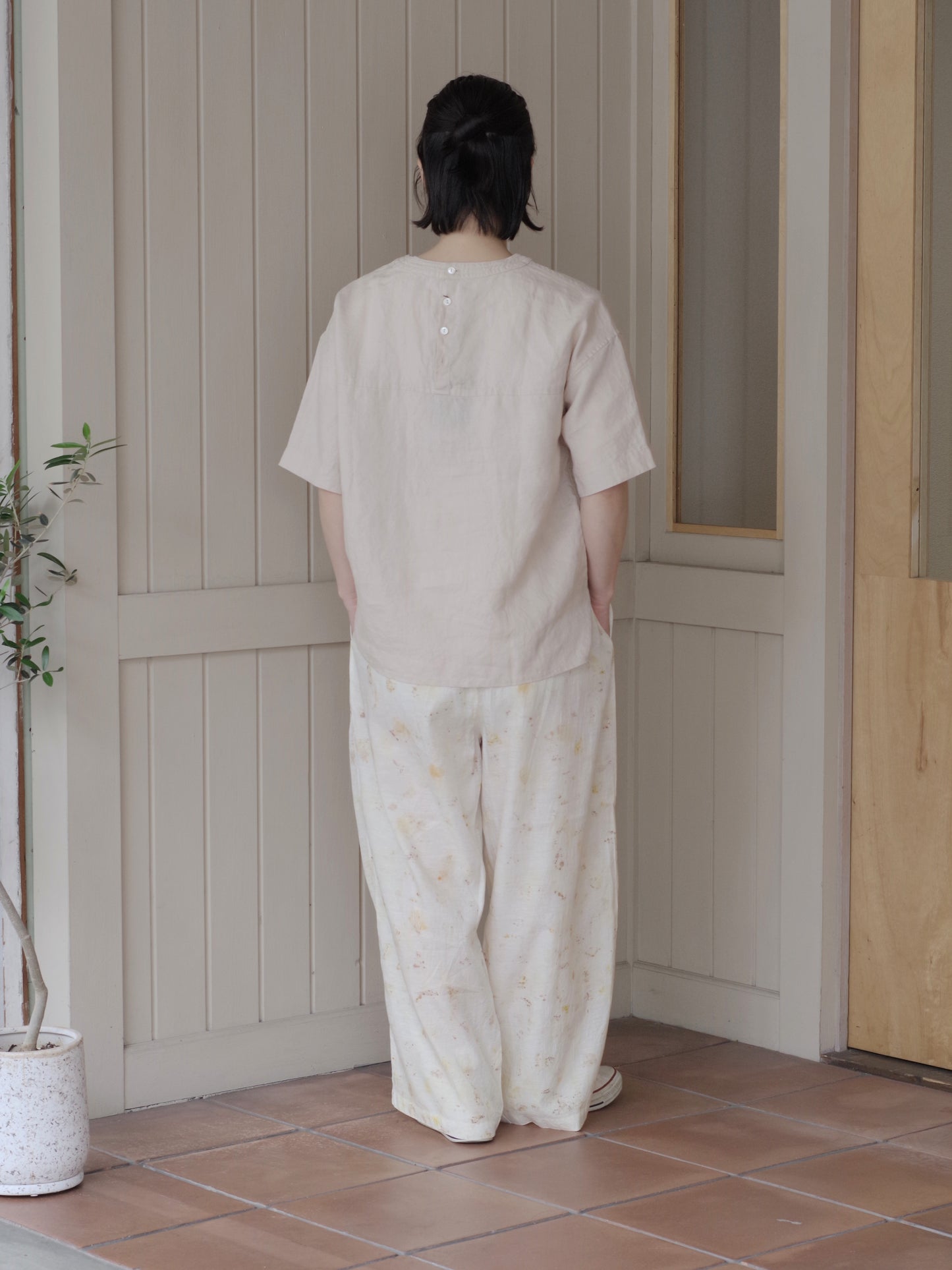 フレンチリネン バックボタンシャツ | TISSU