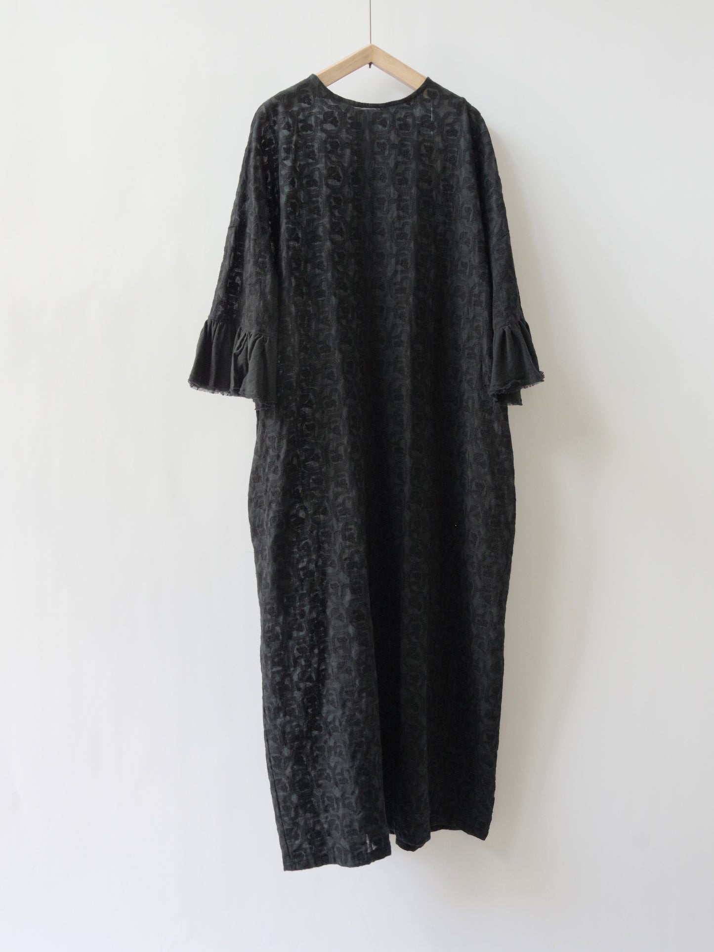 turn flower embroidery ワンピース | qiri