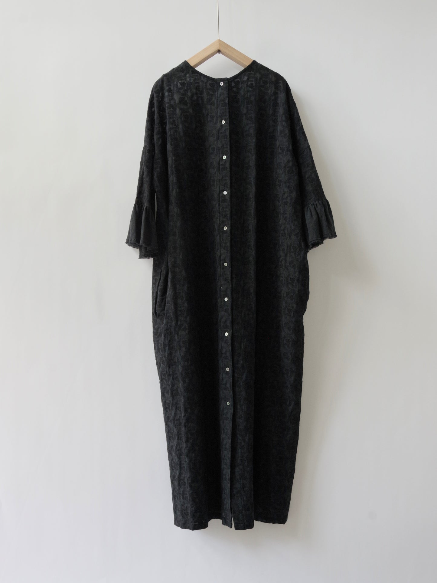 turn flower embroidery ワンピース | qiri