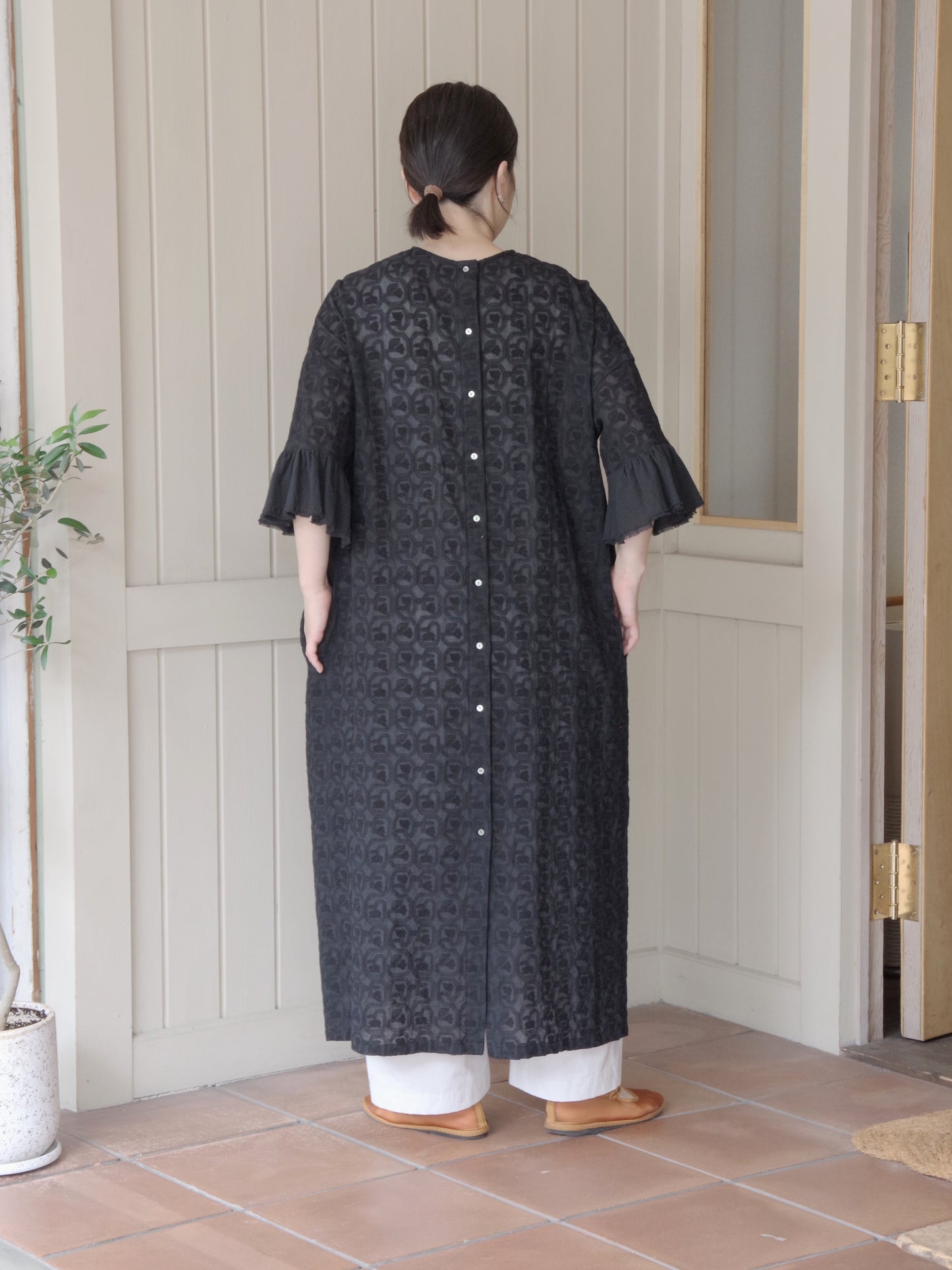 turn flower embroidery ワンピース | qiri