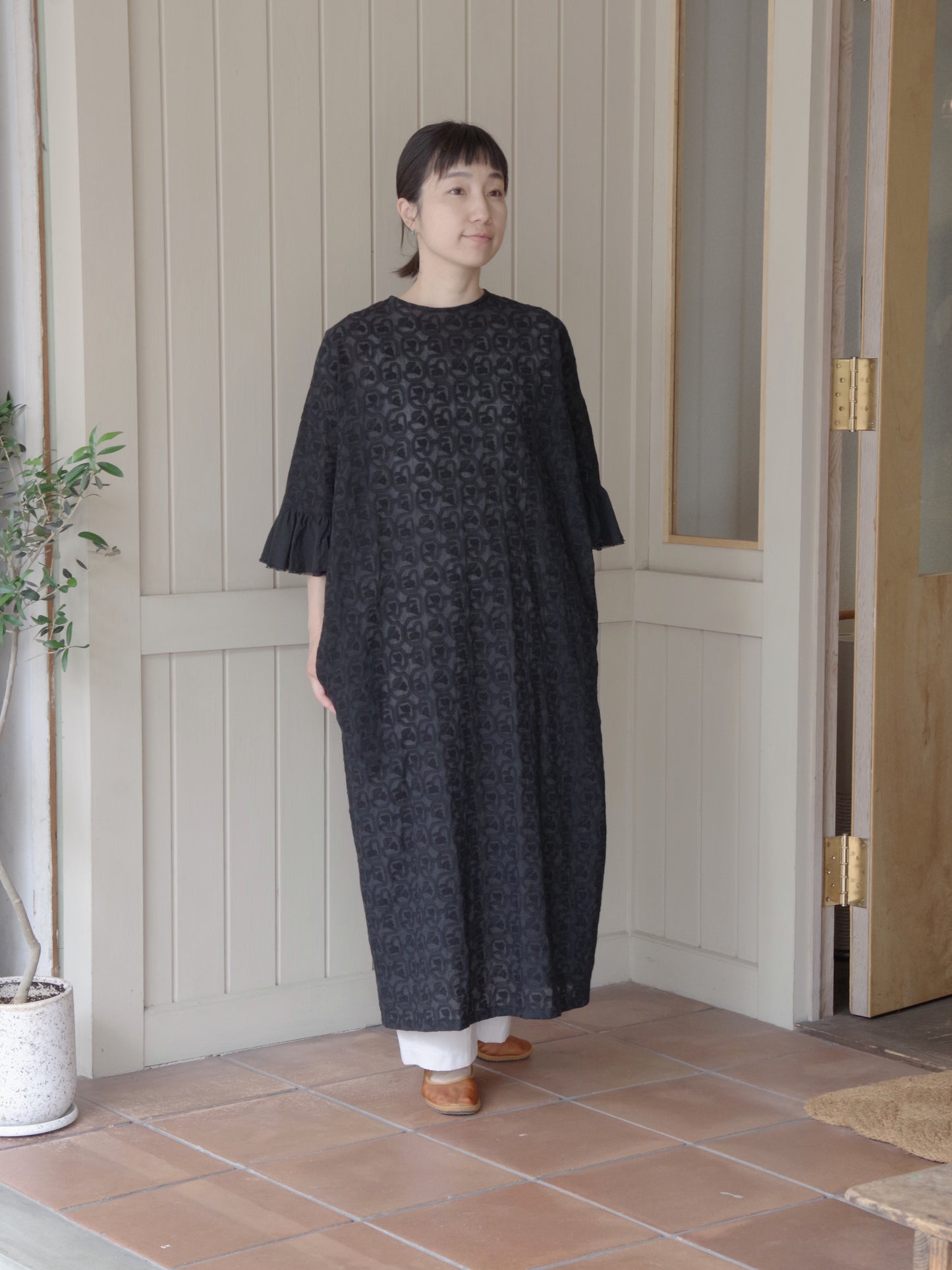 turn flower embroidery ワンピース | qiri