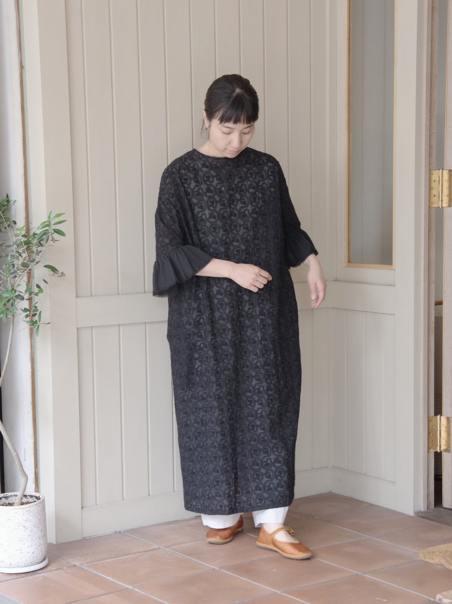 turn flower embroidery ワンピース | qiri