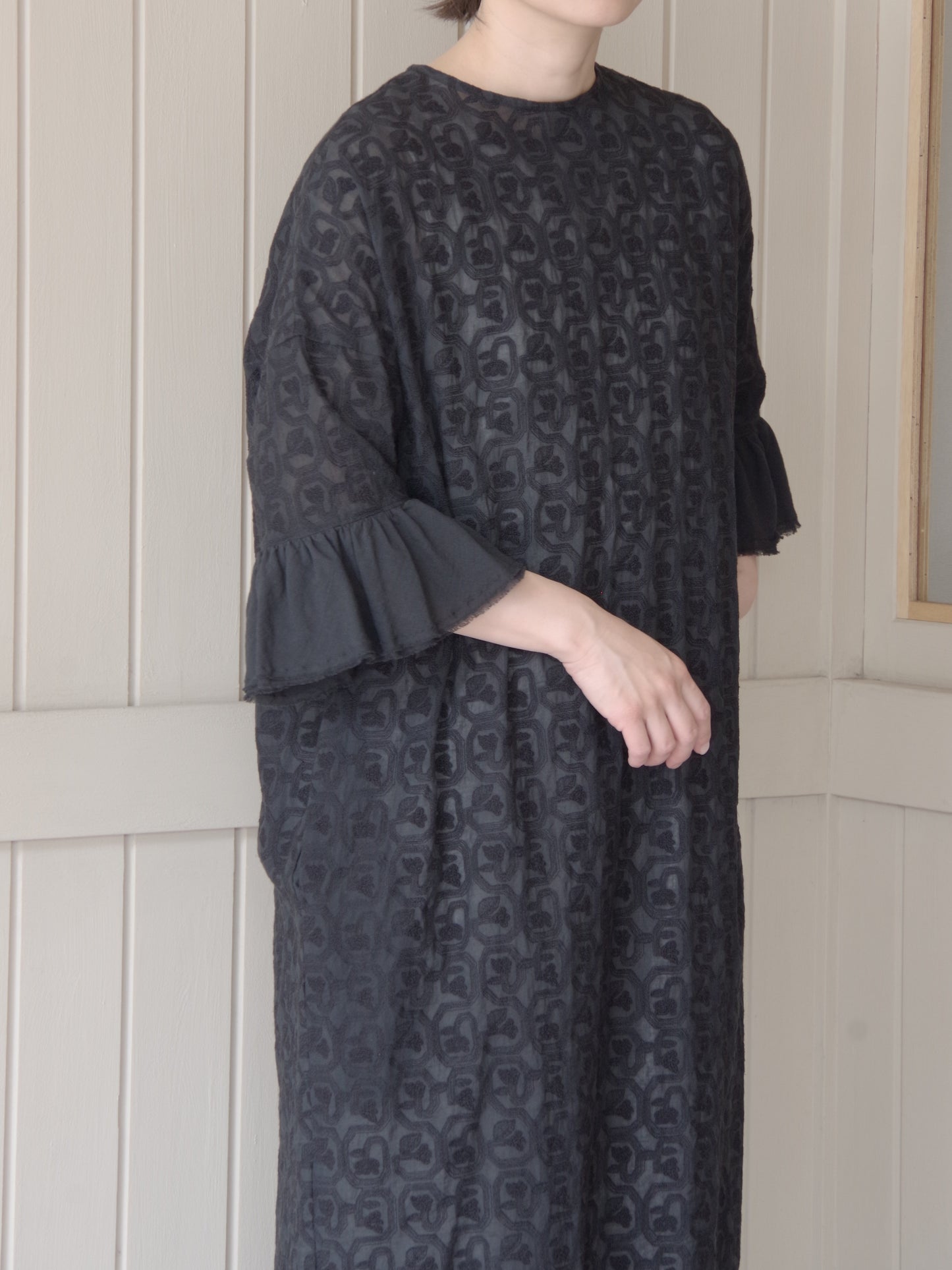 turn flower embroidery ワンピース | qiri