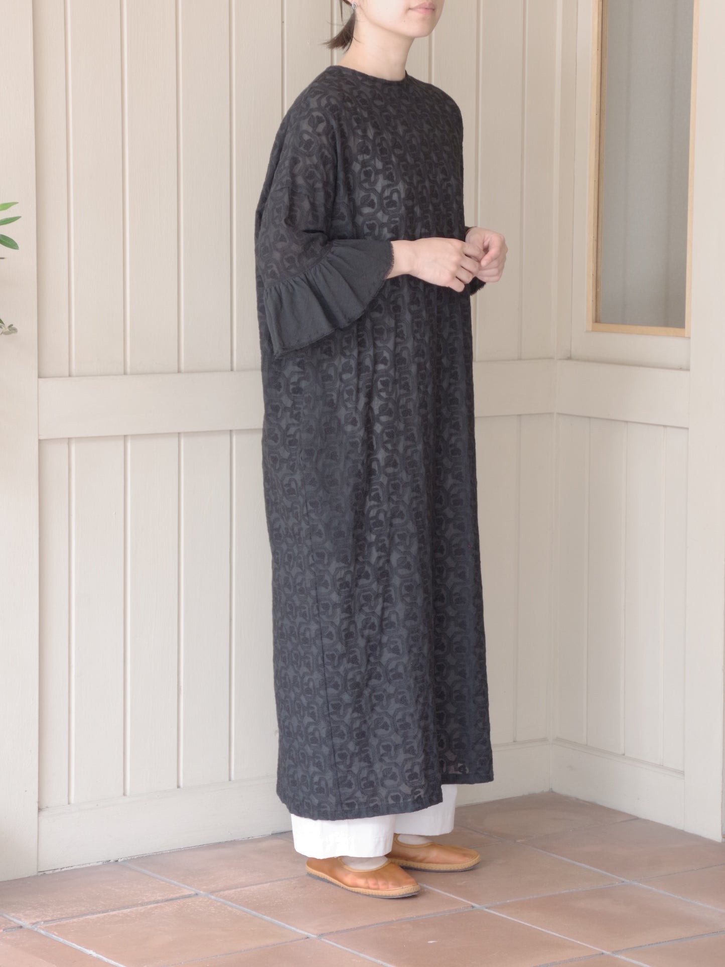 turn flower embroidery ワンピース | qiri