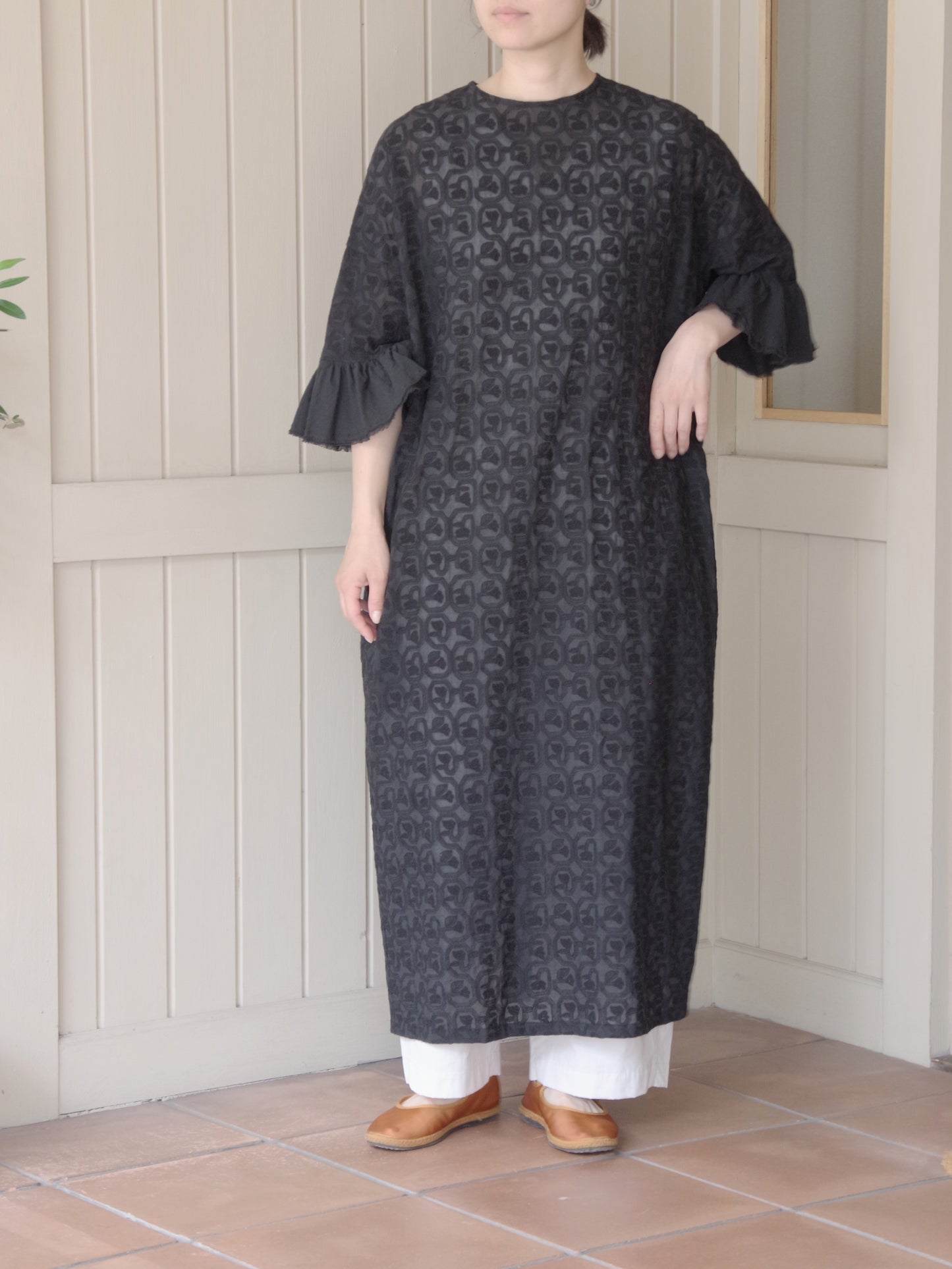 turn flower embroidery ワンピース | qiri