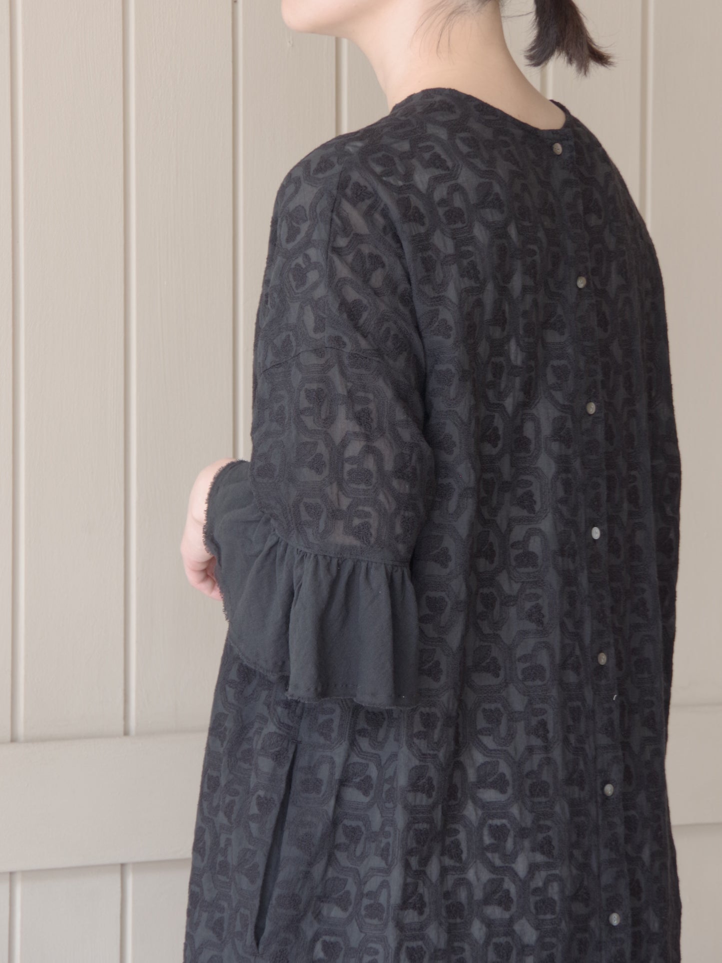 turn flower embroidery ワンピース | qiri