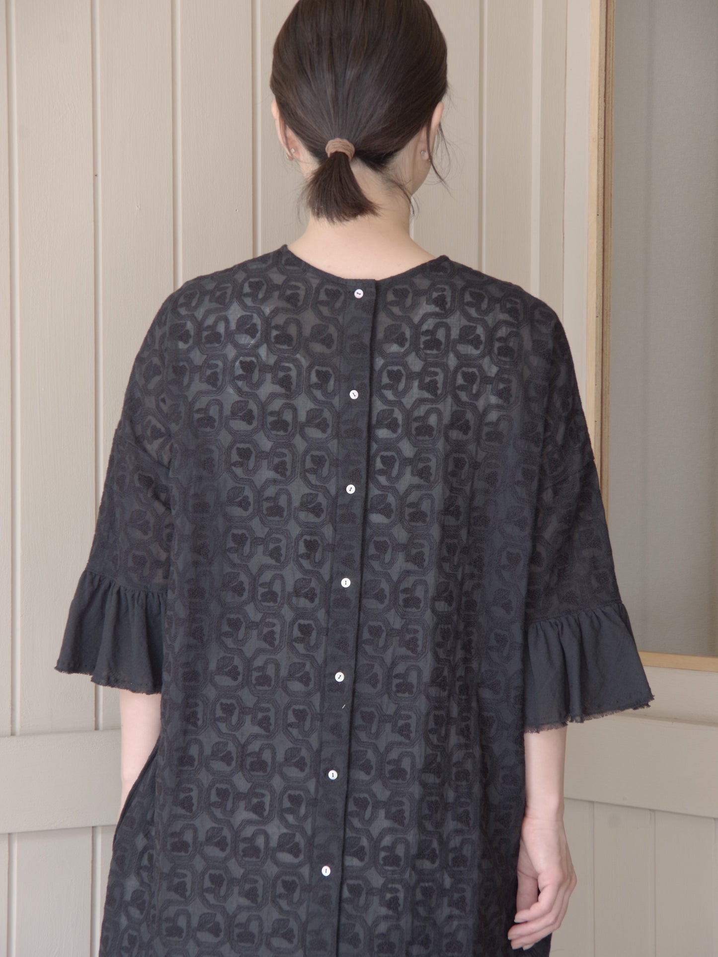 turn flower embroidery ワンピース | qiri