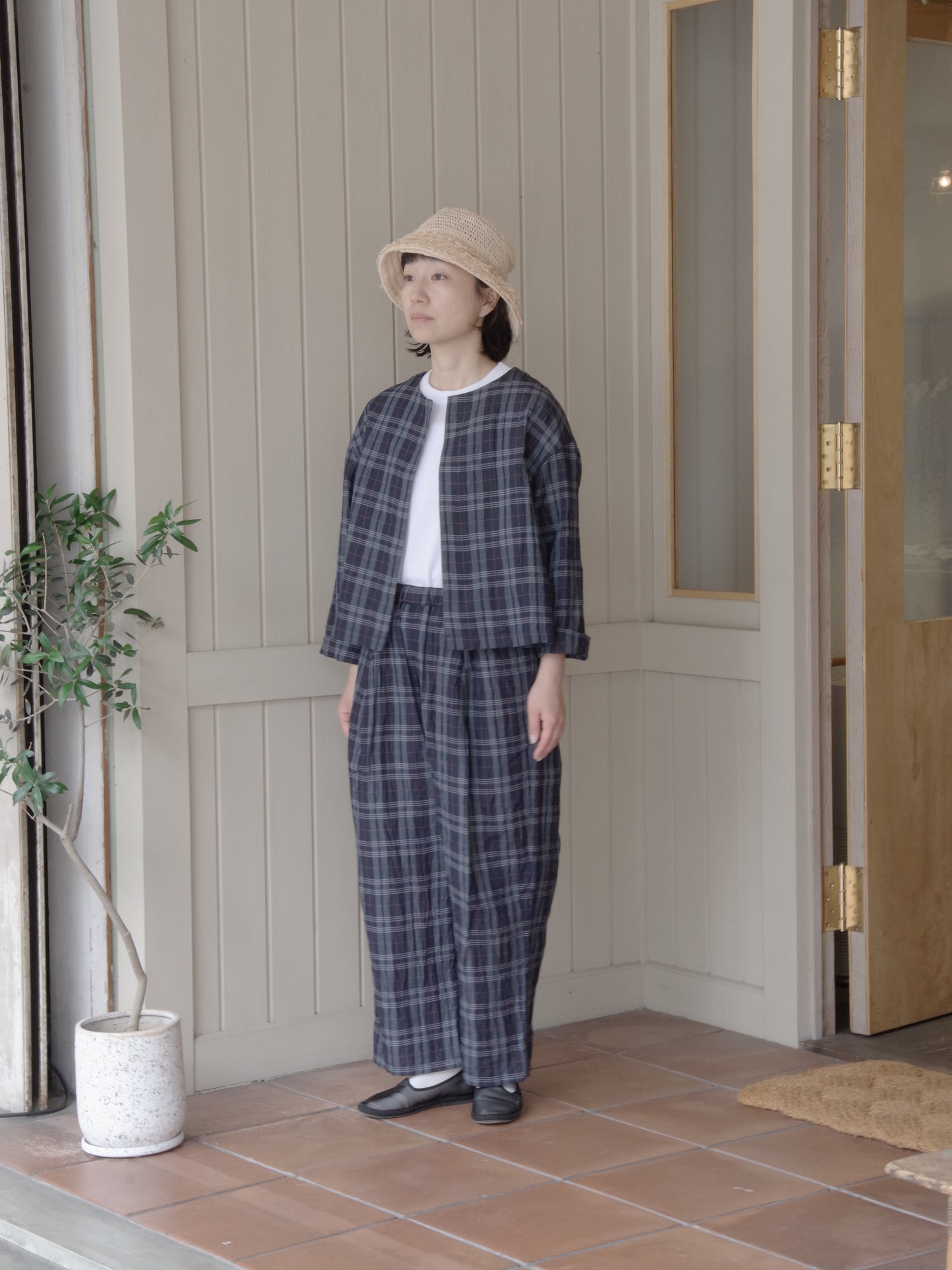 L/C/Pe washer check gum tuck パンツ | yuni