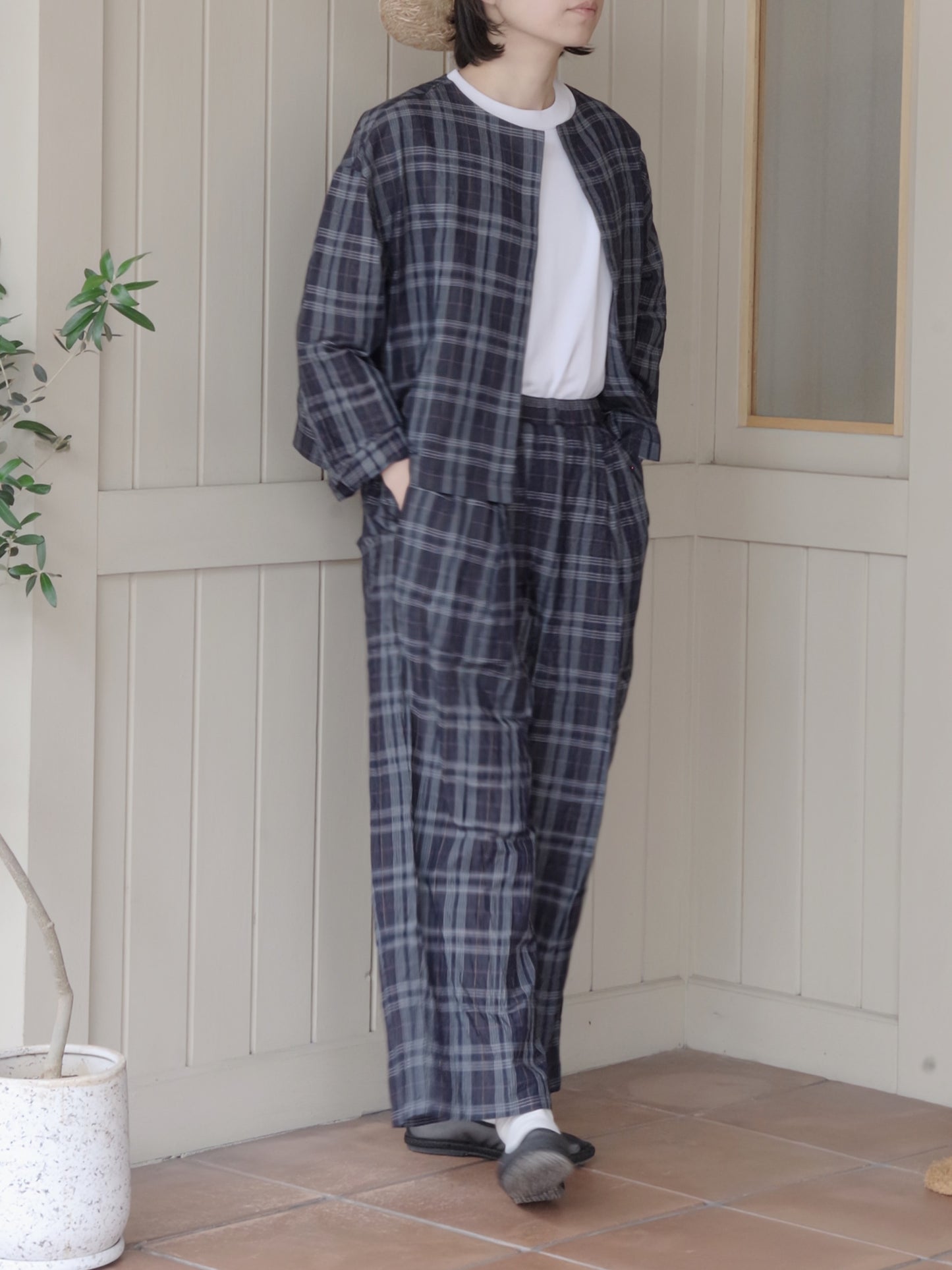 L/C/Pe washer check gum tuck パンツ | yuni