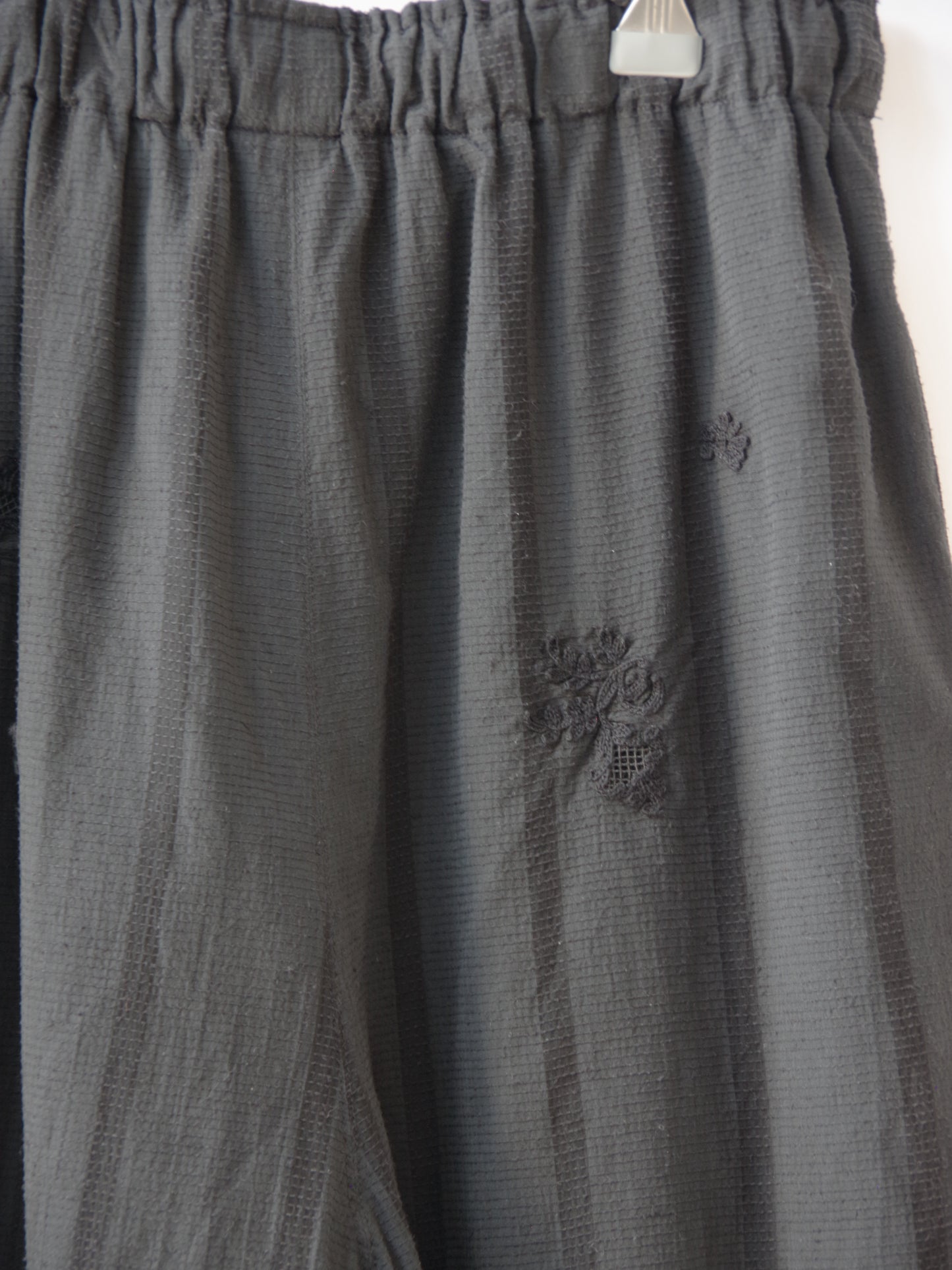 antique chain embroidery ギャザーパンツ | qiri