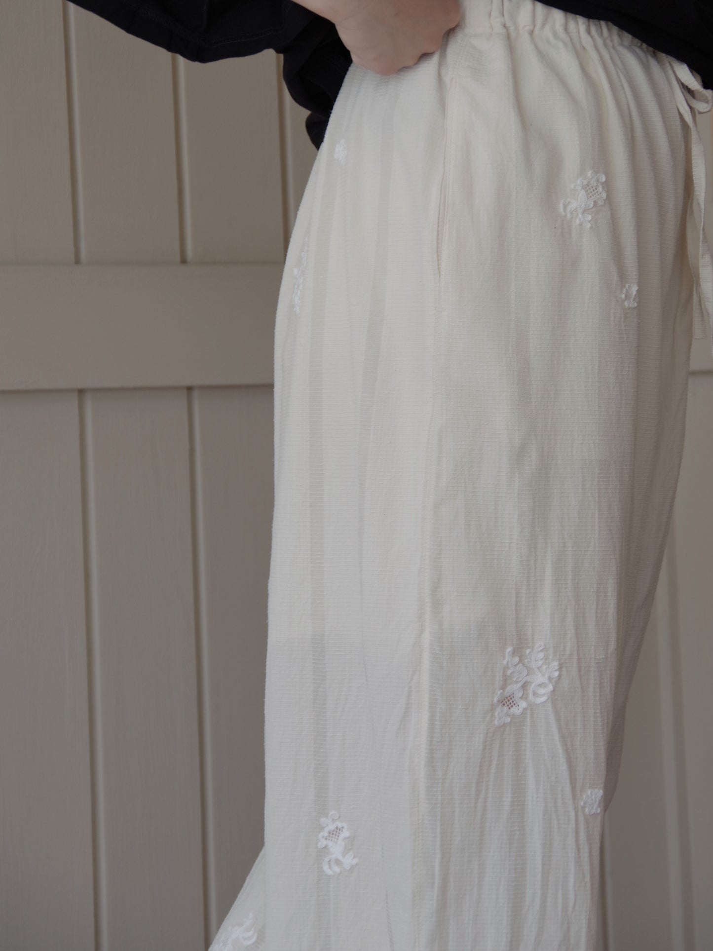 antique chain embroidery ギャザーパンツ | qiri