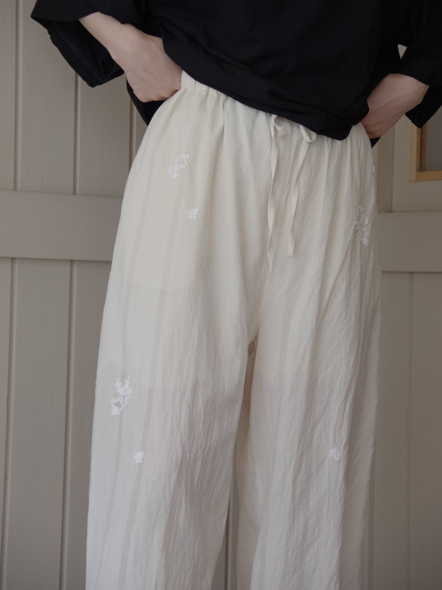 antique chain embroidery ギャザーパンツ | qiri