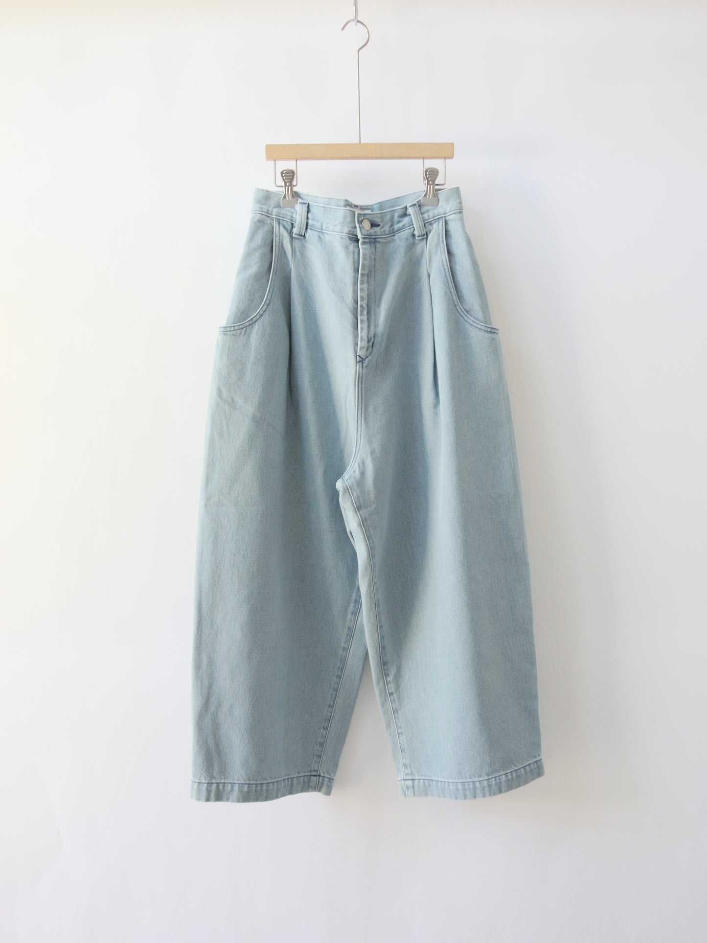 コットンデニムワイドタックパンツ | atelier naruse