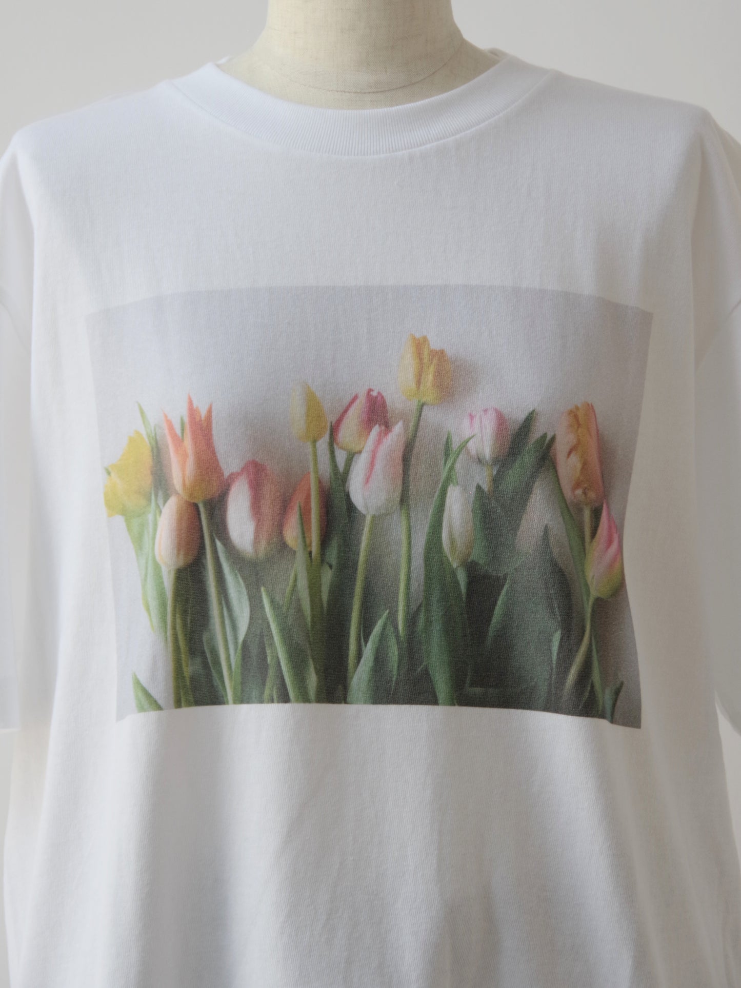 ちょっぴり大人っぽいチューリップ柄 Tシャツ | potandtea