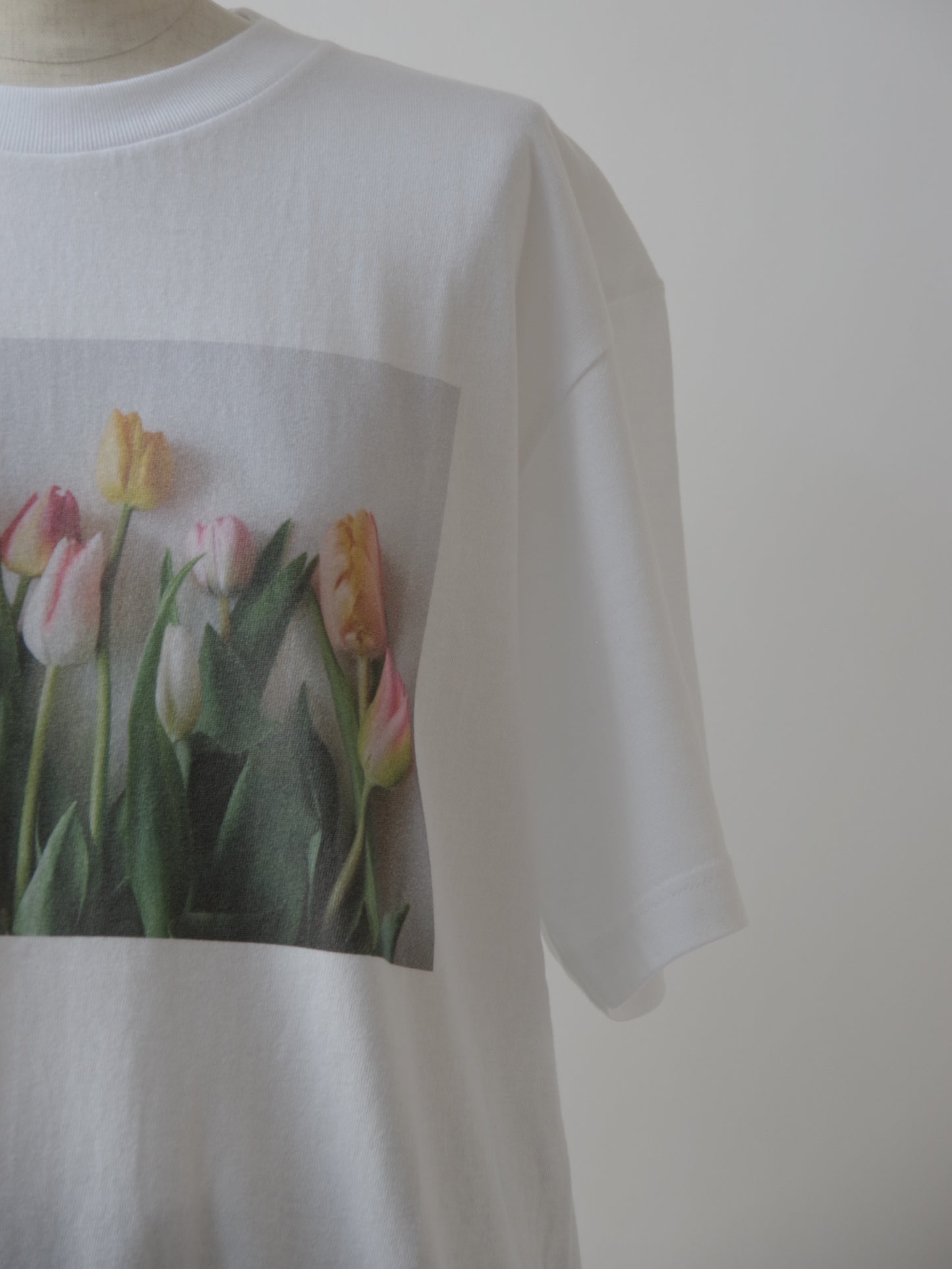 ちょっぴり大人っぽいチューリップ柄 Tシャツ | potandtea