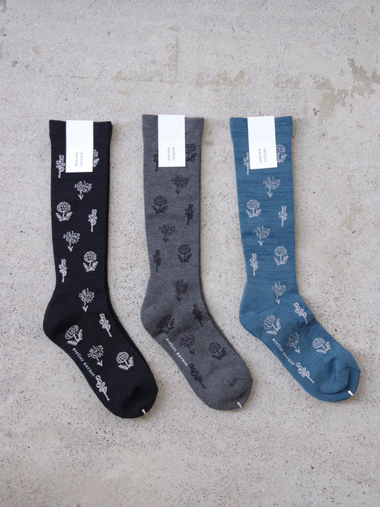 cotton wool - monotone flower - compression socks | atelier naruse