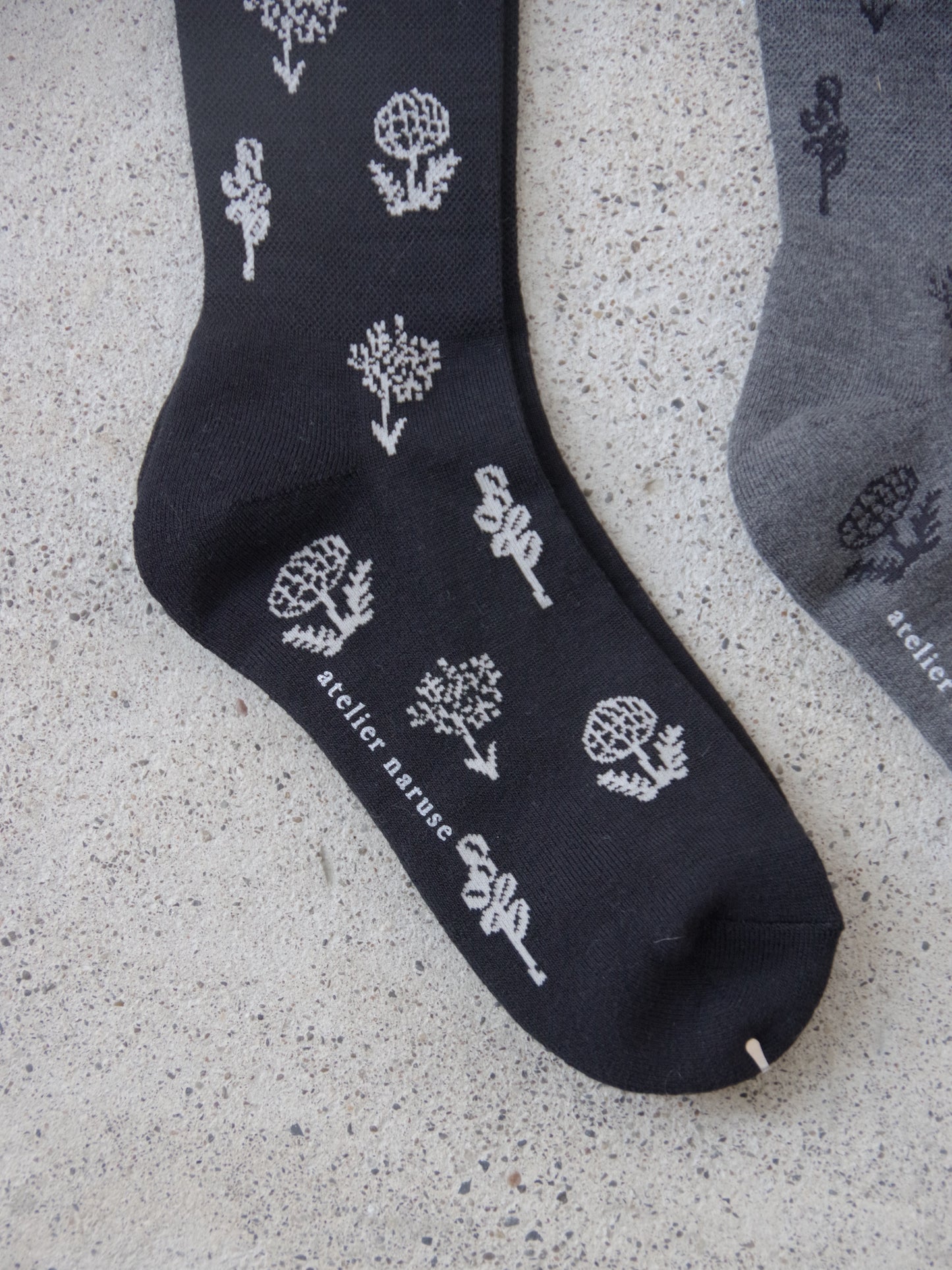 cotton wool - monotone flower - compression socks | atelier naruse