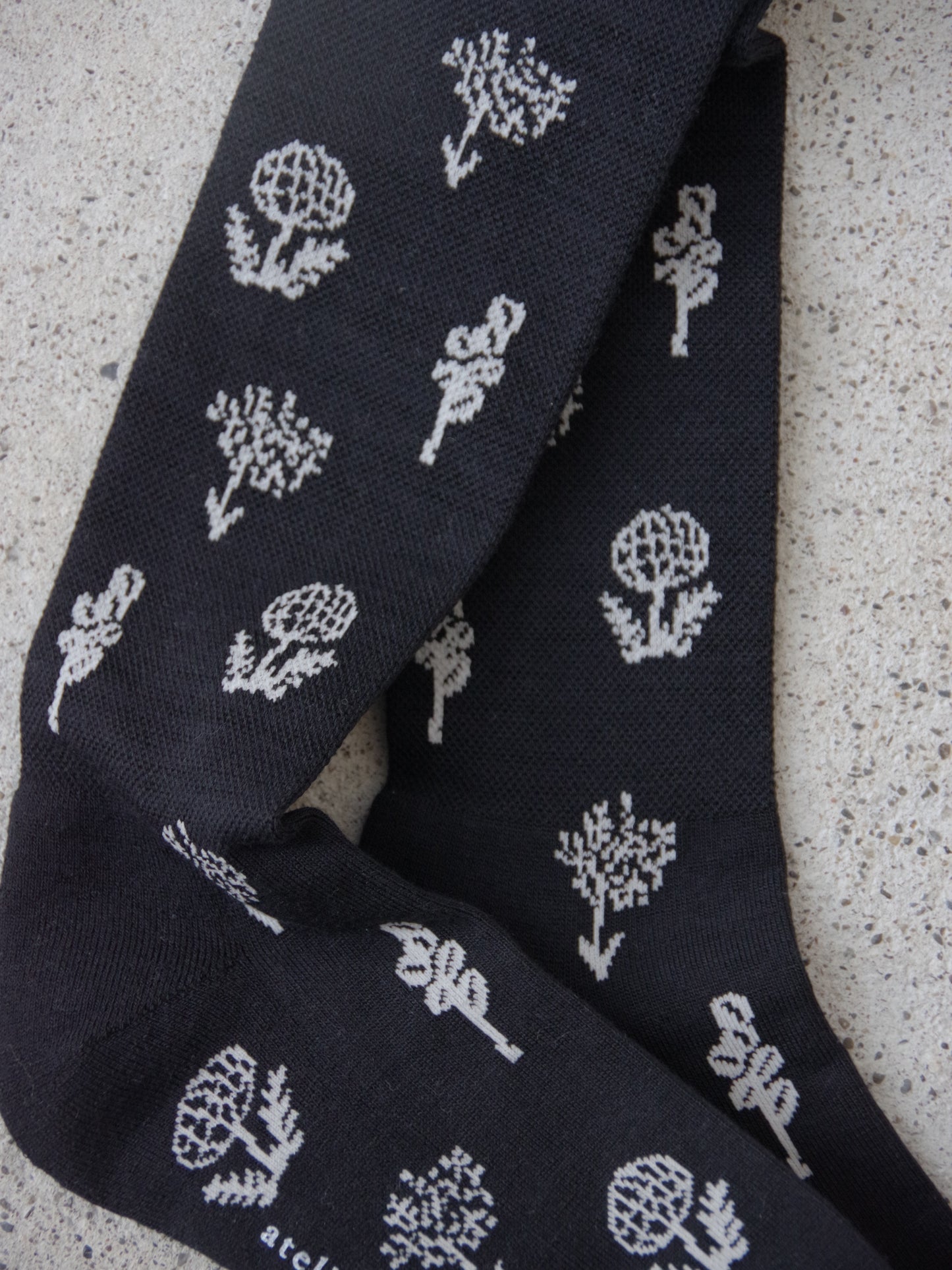 cotton wool - monotone flower - compression socks | atelier naruse