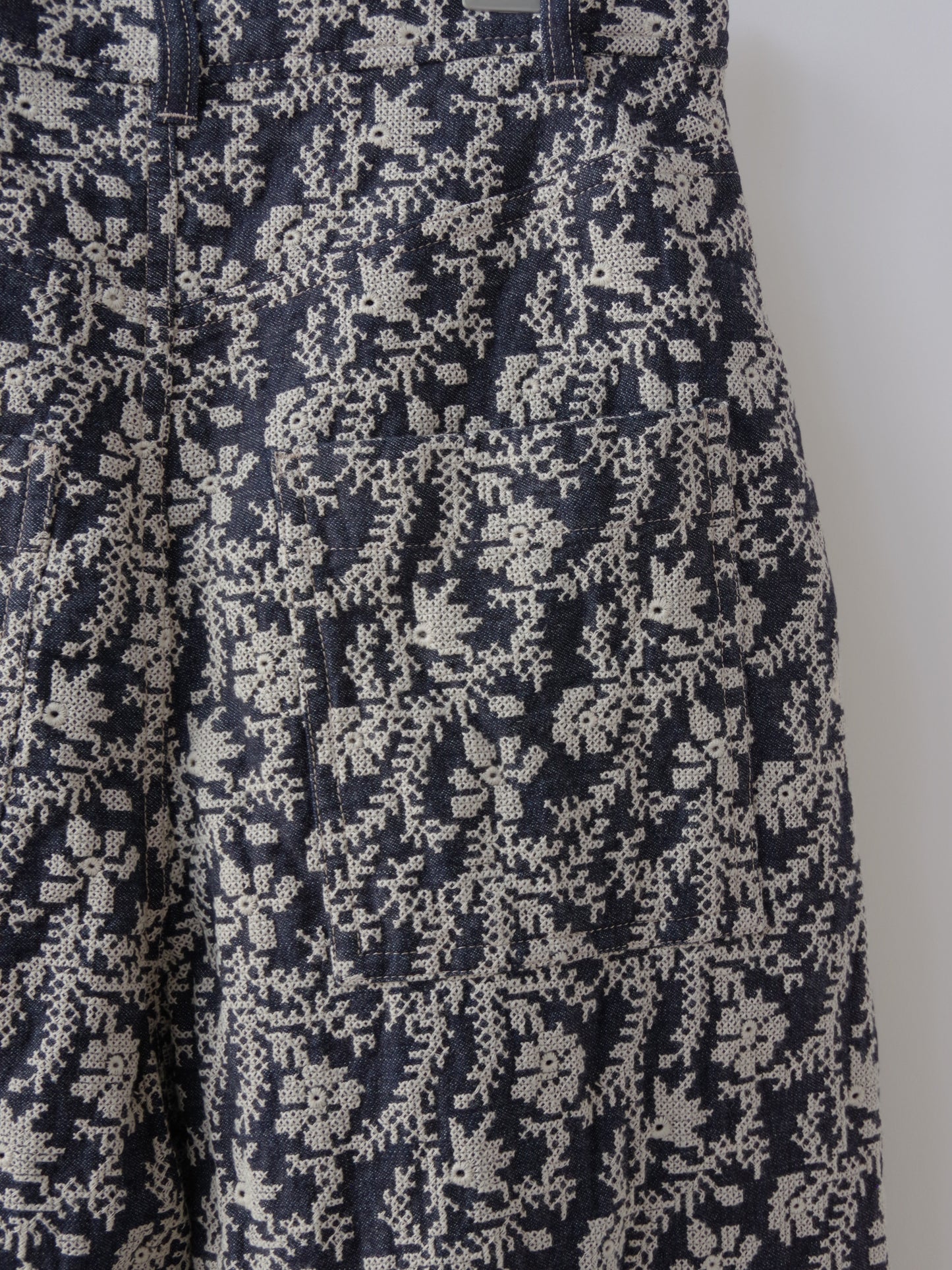 garden embroidery デニムパンツ | qiri
