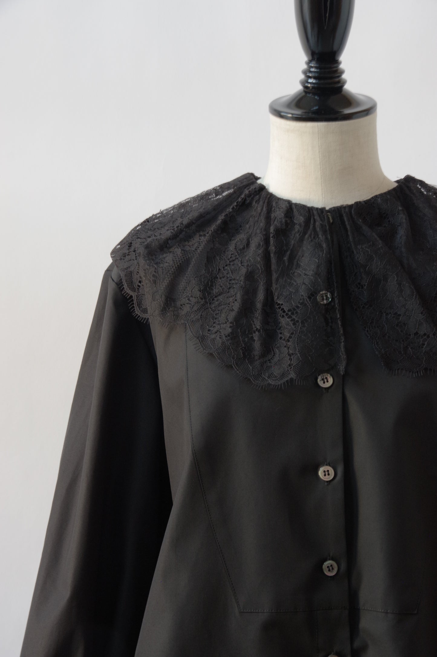 lace  collar  blouse | Heriter