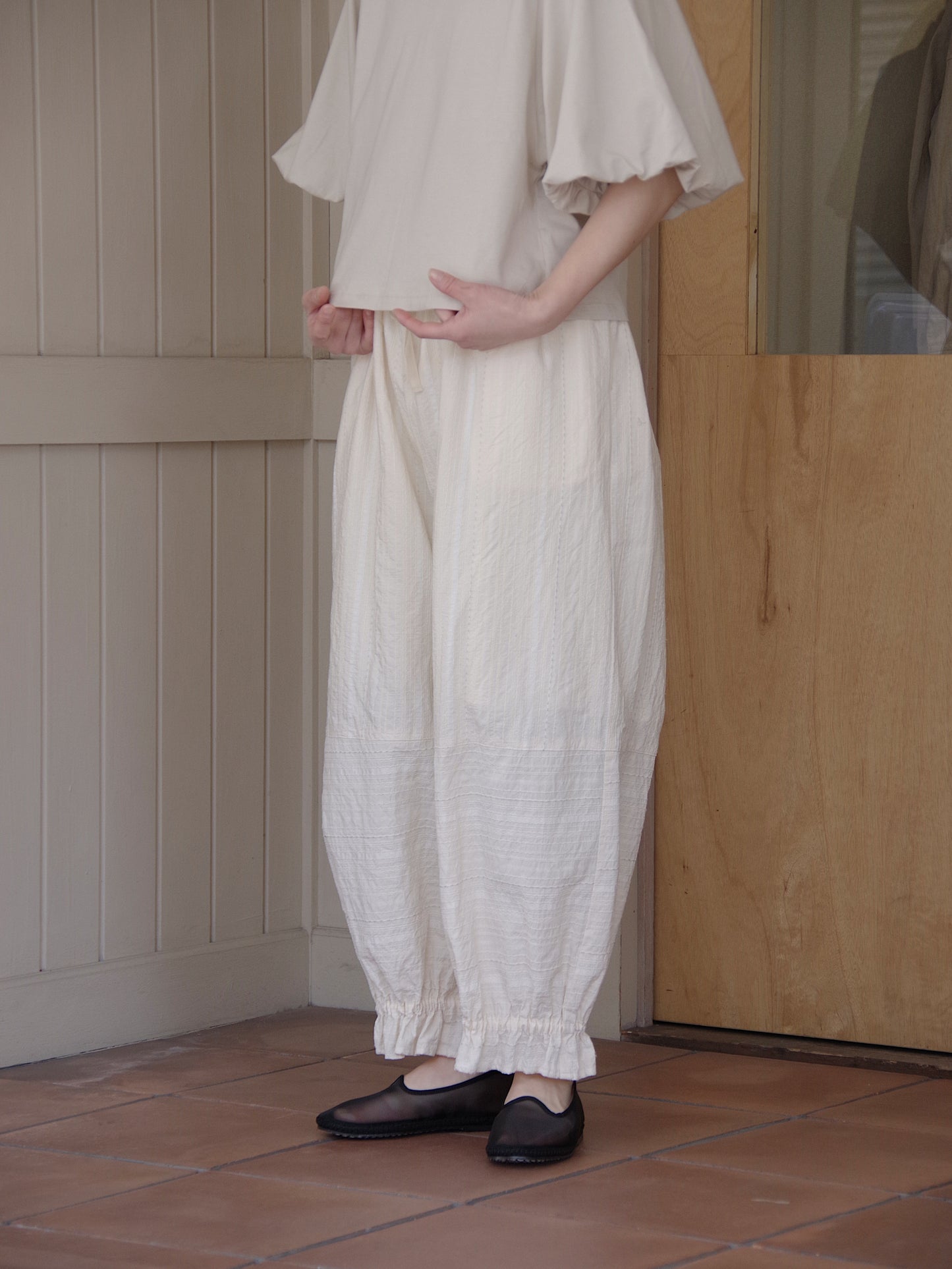 embroidery jacquard ギャザーパンツ |qiri
