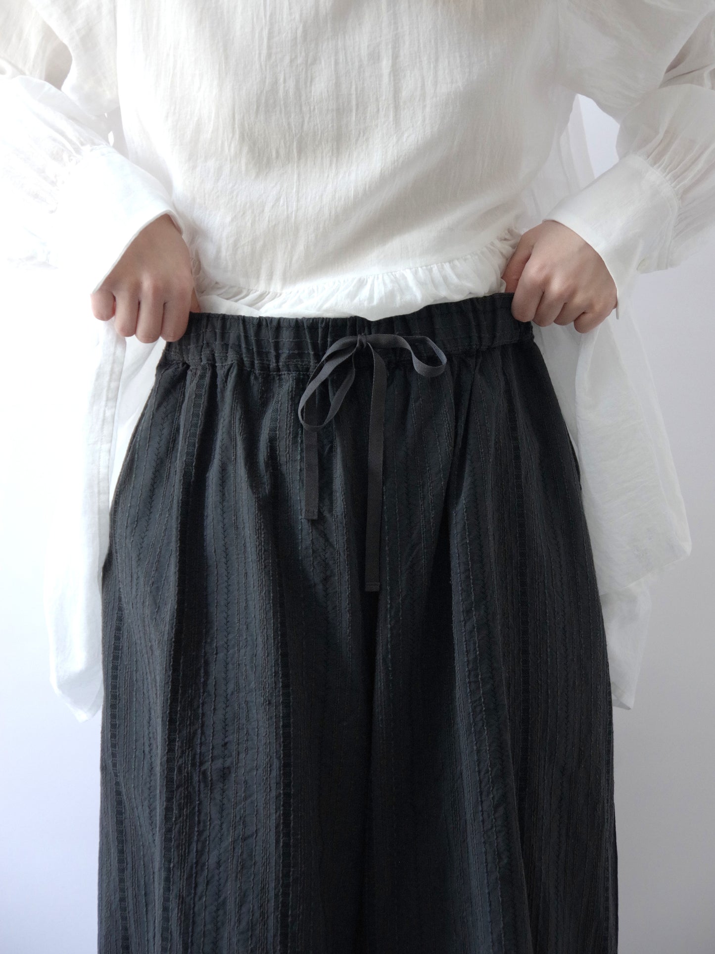 embroidery jacquard ギャザーパンツ |qiri