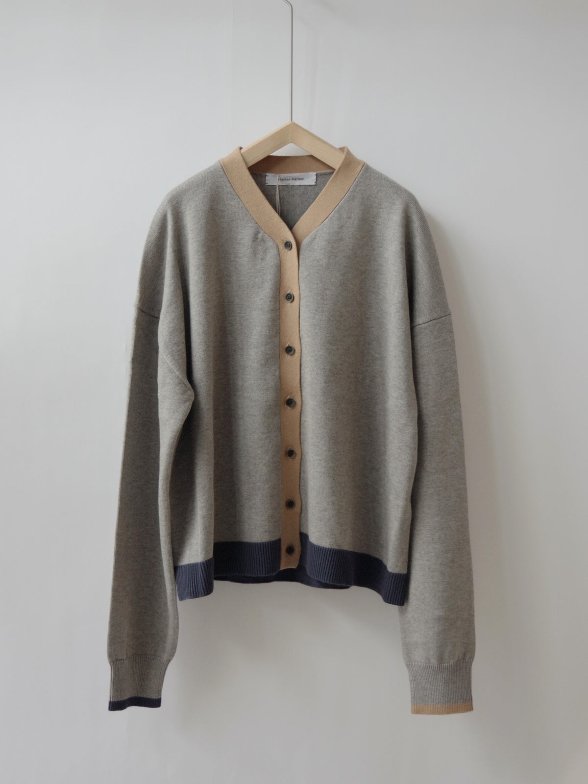 コットンウール Vネックカーディガン | atelier naruse