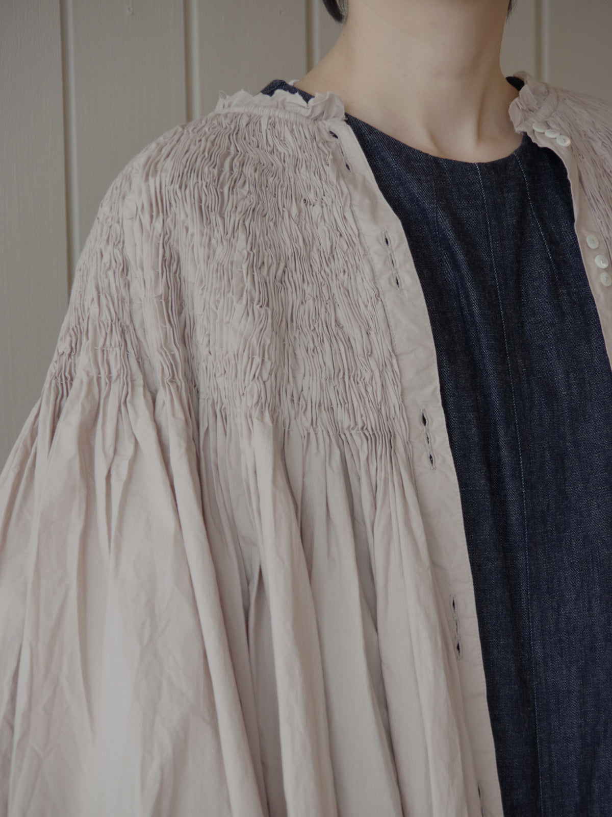 サーキュラースモッキングシャツ | ROBE de PEAU