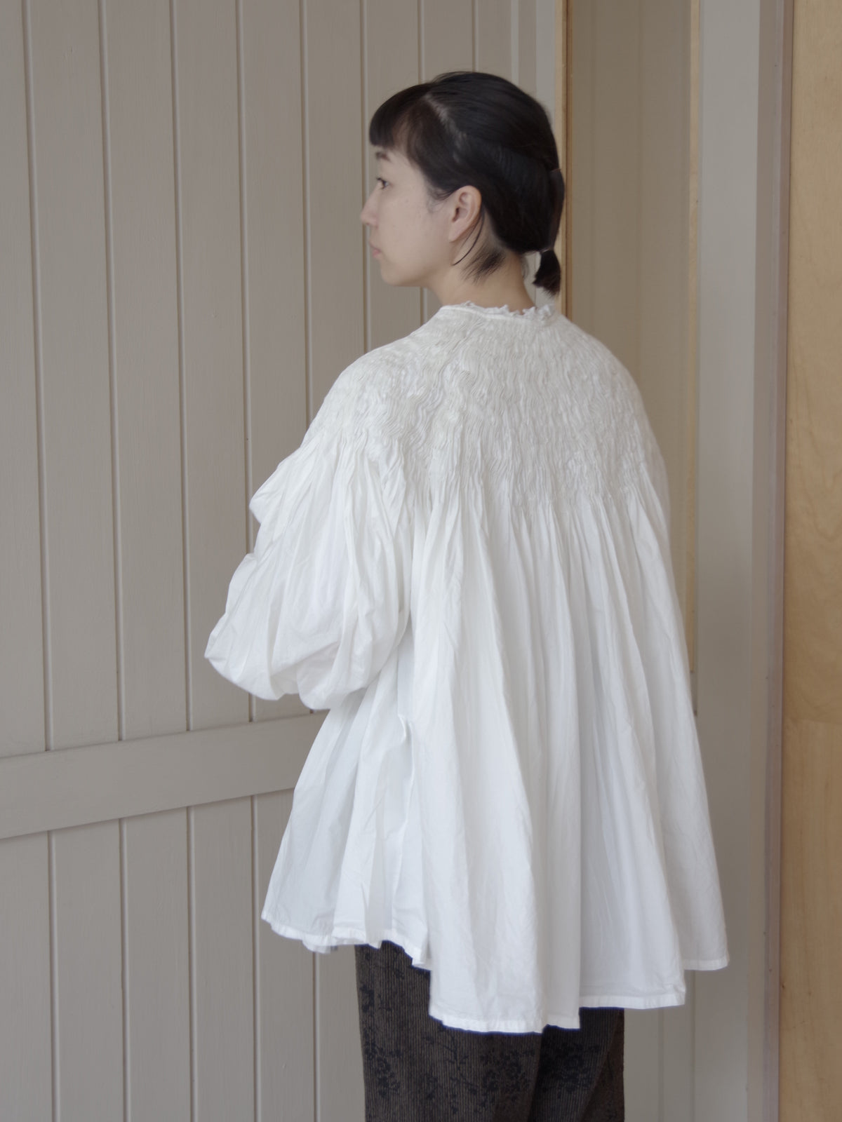 サーキュラースモッキングシャツ | ROBE de PEAU