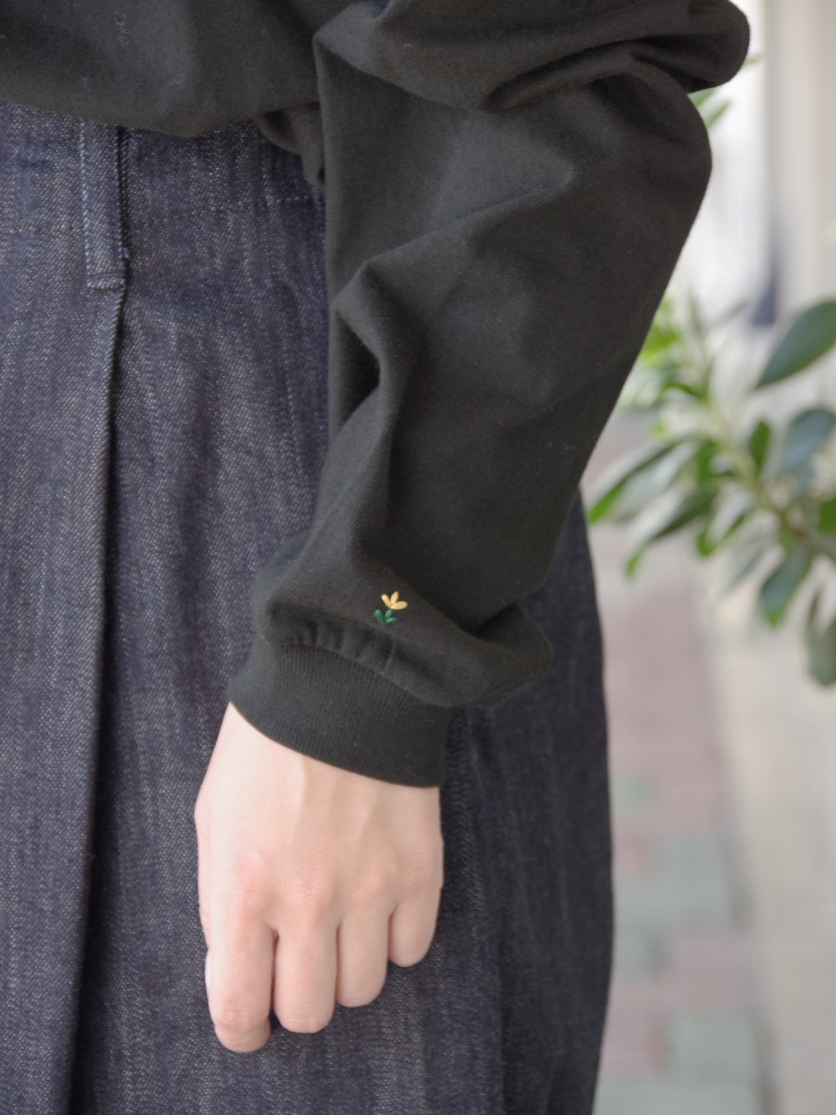【予約商品】おんど 5th Limited Item  小花の刺繍長袖Tシャツ | pot and tea