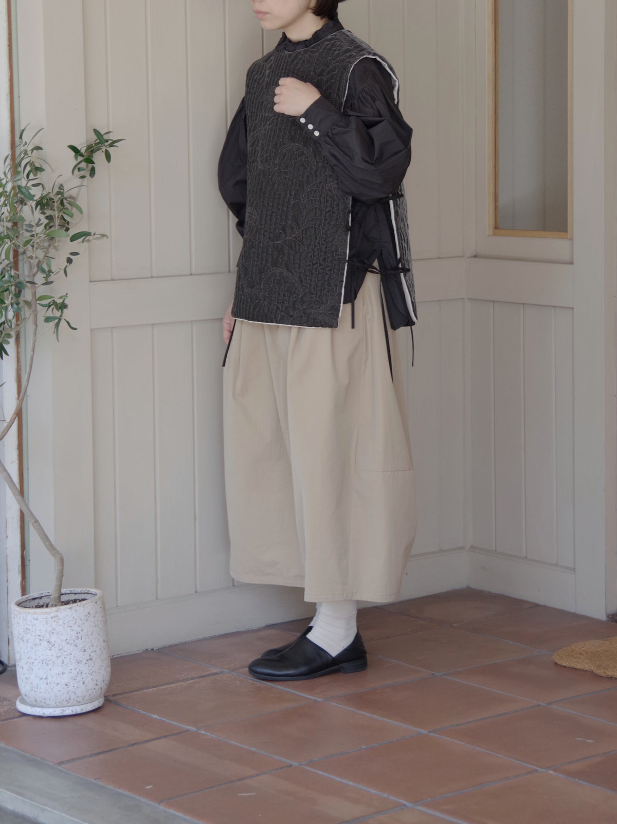 velvet quilt embroidery gilet | Heriter