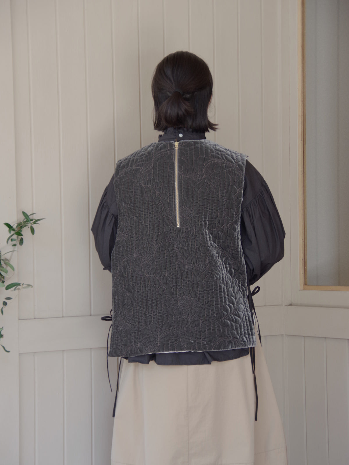 velvet quilt embroidery gilet | Heriter