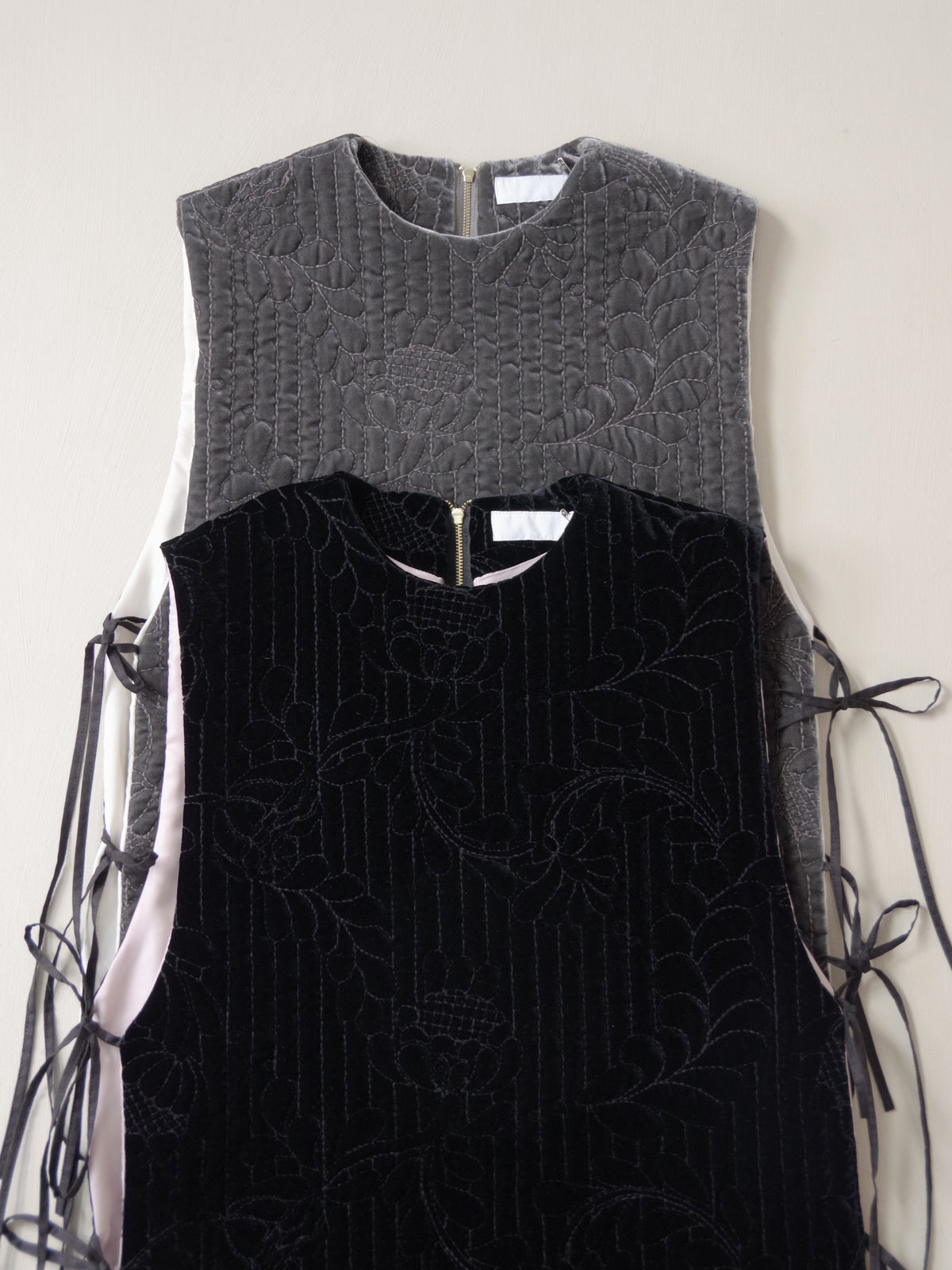 velvet quilt embroidery gilet | Heriter