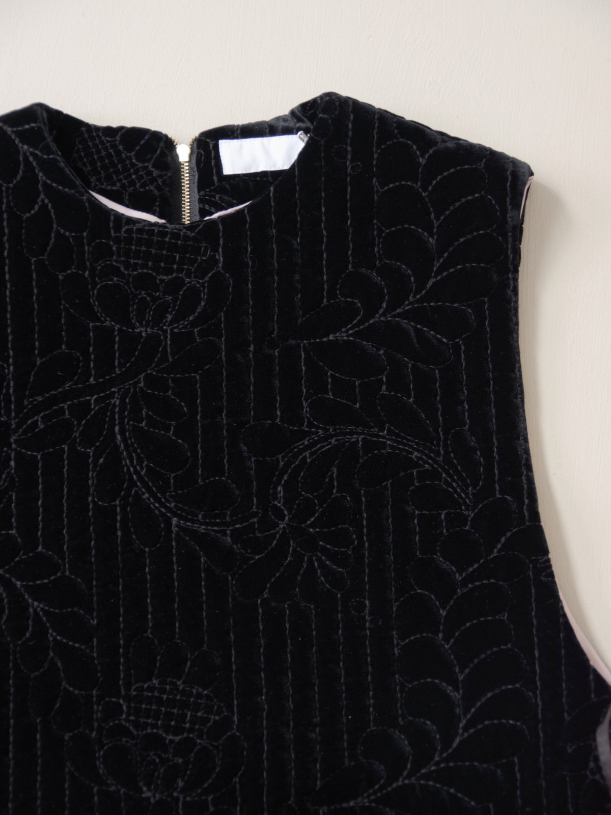 velvet quilt embroidery gilet | Heriter