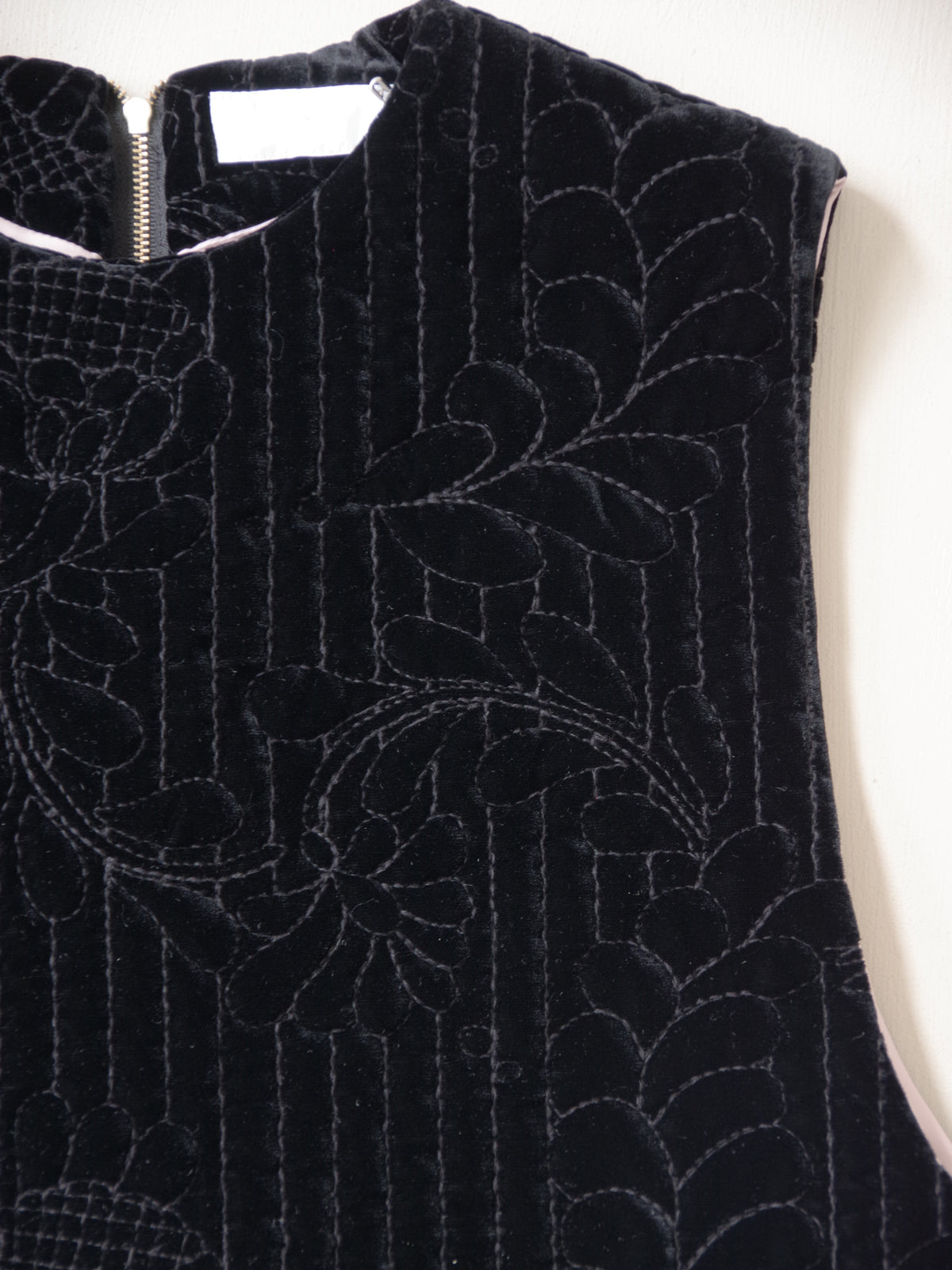velvet quilt embroidery gilet | Heriter