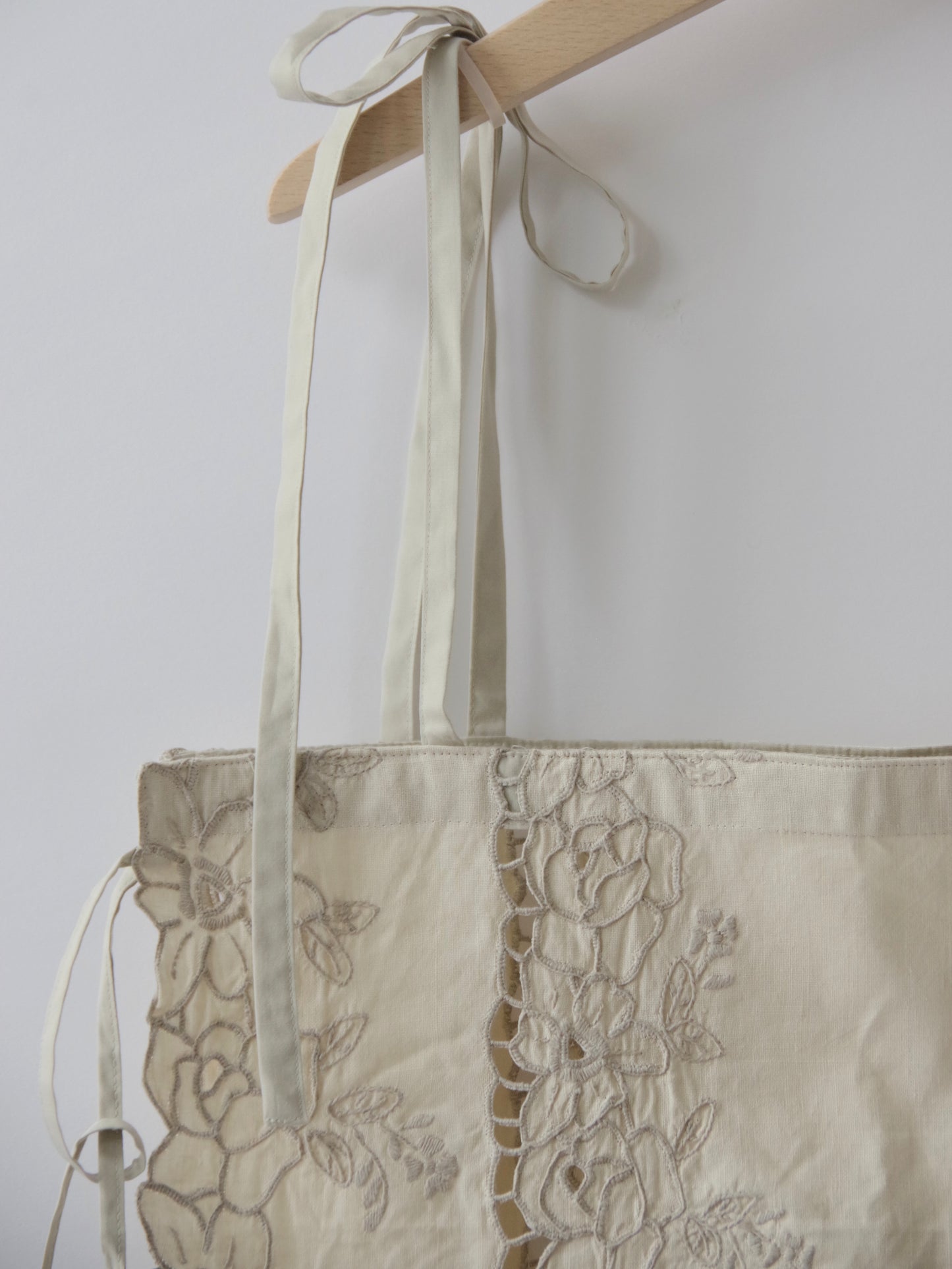 cutwork parts camisole  |  Heriter