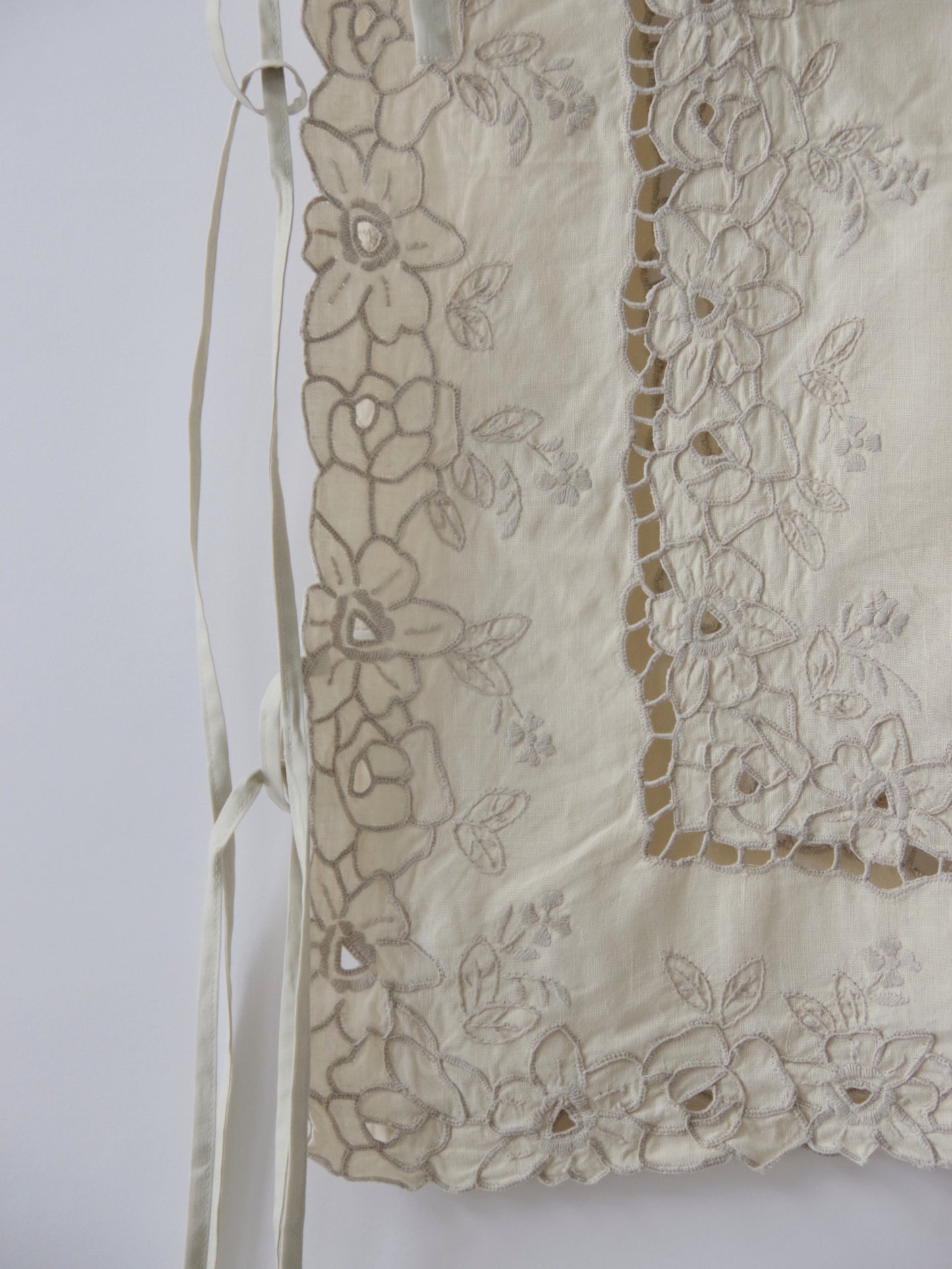 cutwork parts camisole  |  Heriter