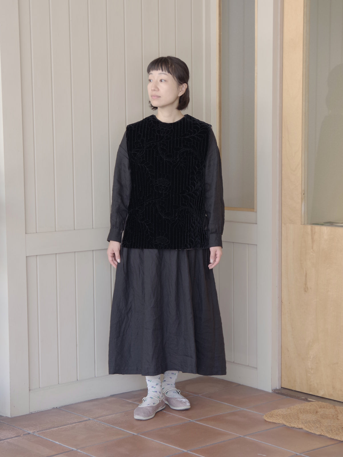 velvet quilt embroidery gilet | Heriter