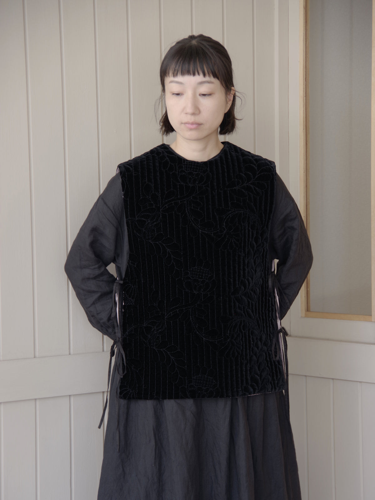 velvet quilt embroidery gilet | Heriter