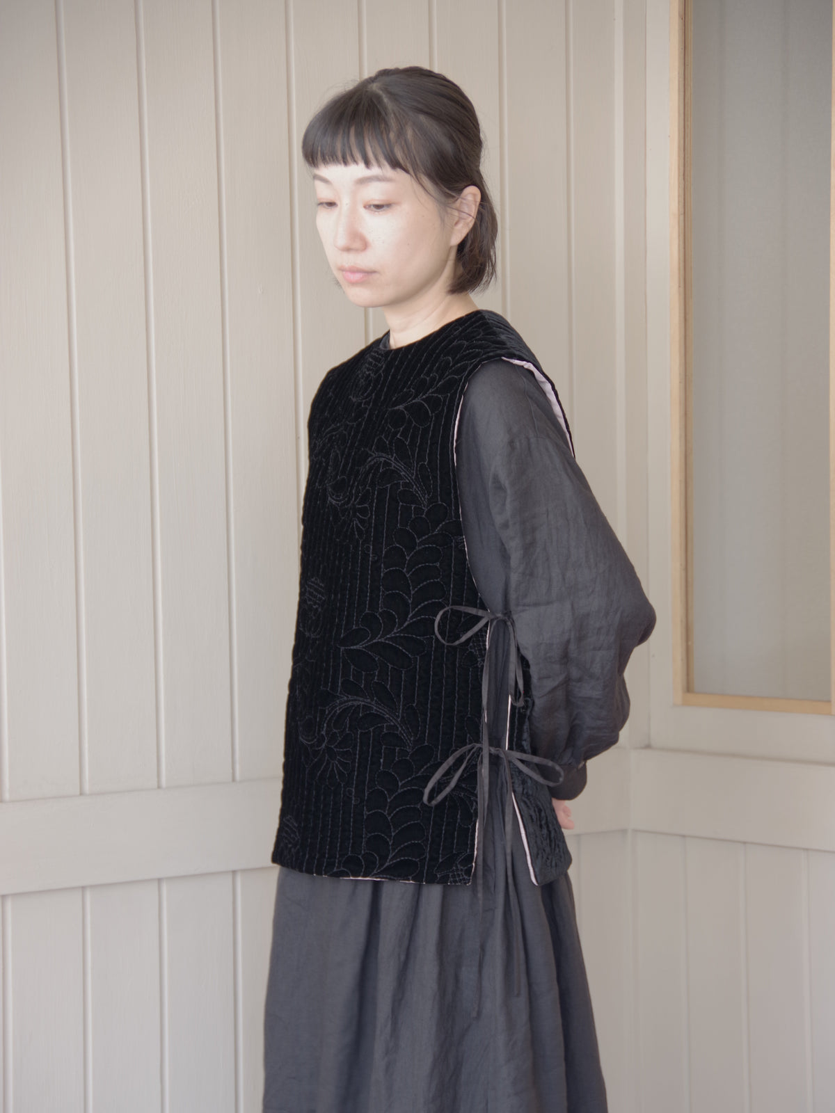 velvet quilt embroidery gilet | Heriter