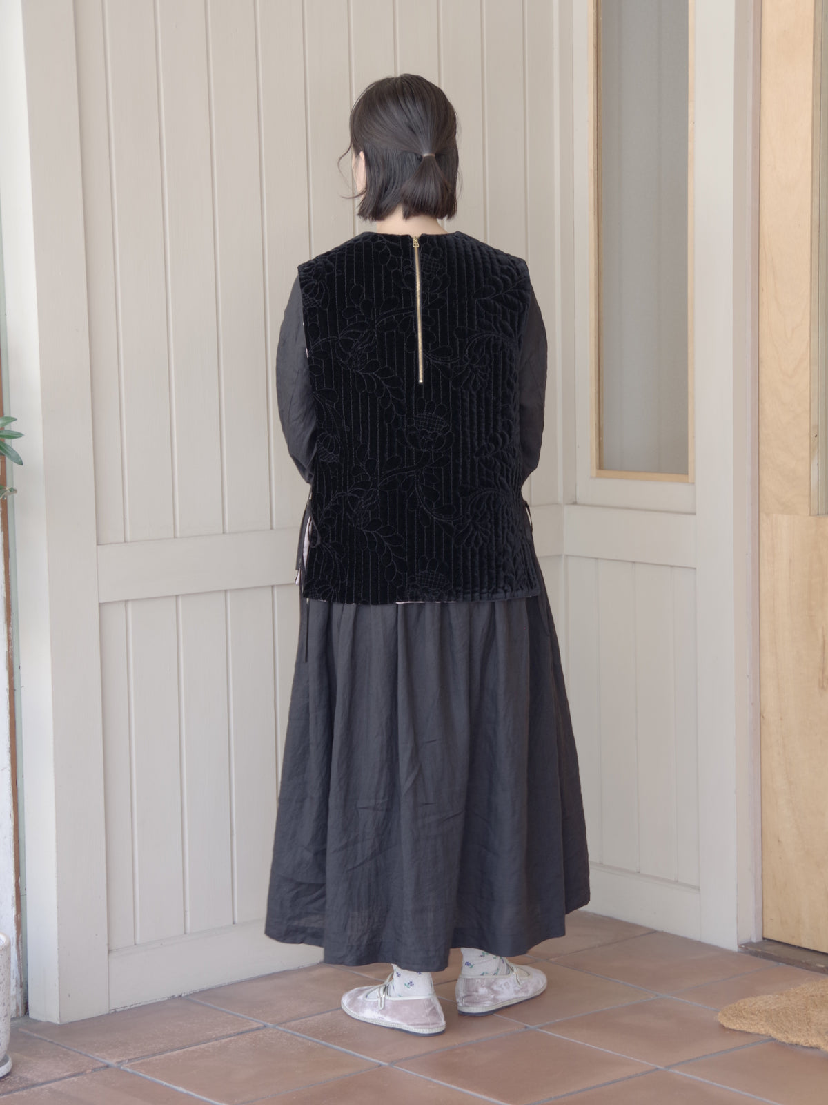 velvet quilt embroidery gilet | Heriter
