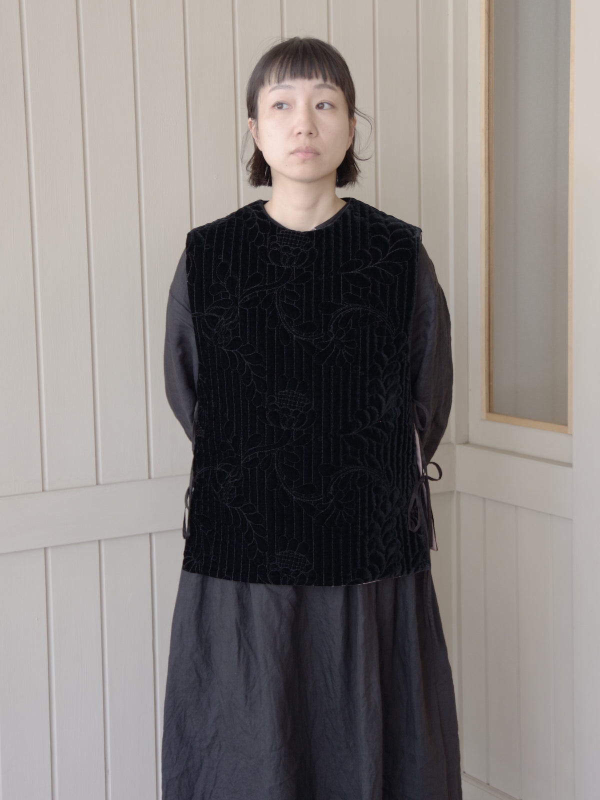 velvet quilt embroidery gilet | Heriter