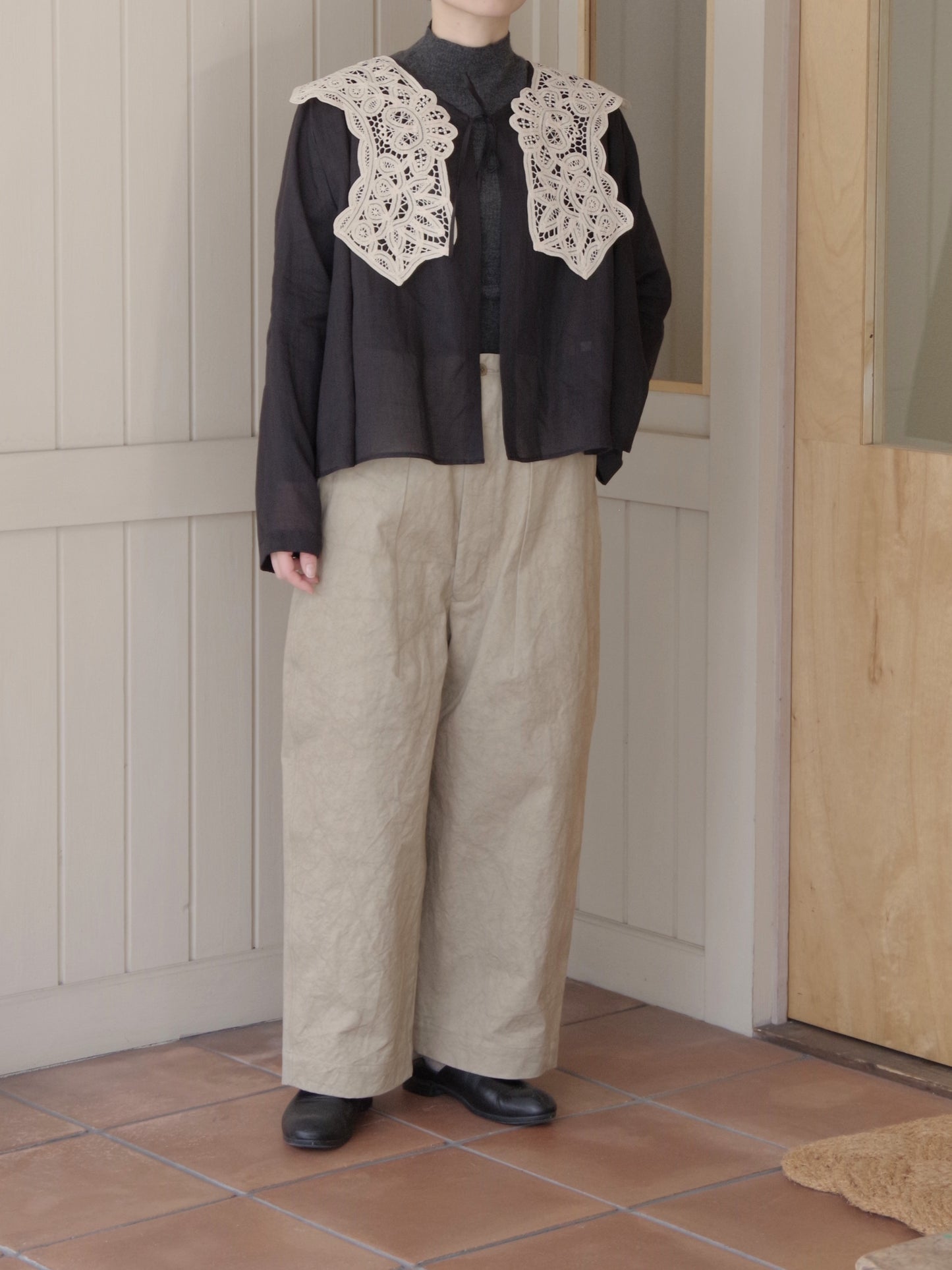 batten collar parts blouse  |  Heriter