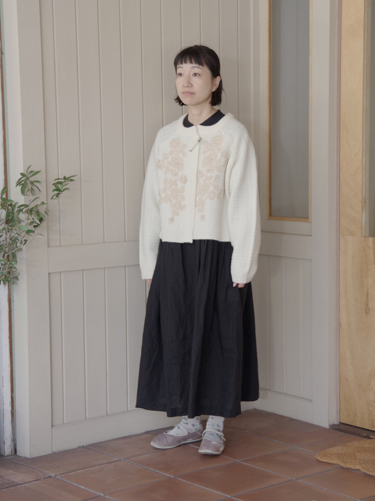 ウール / ハンド刺繍カーディガン | yuni