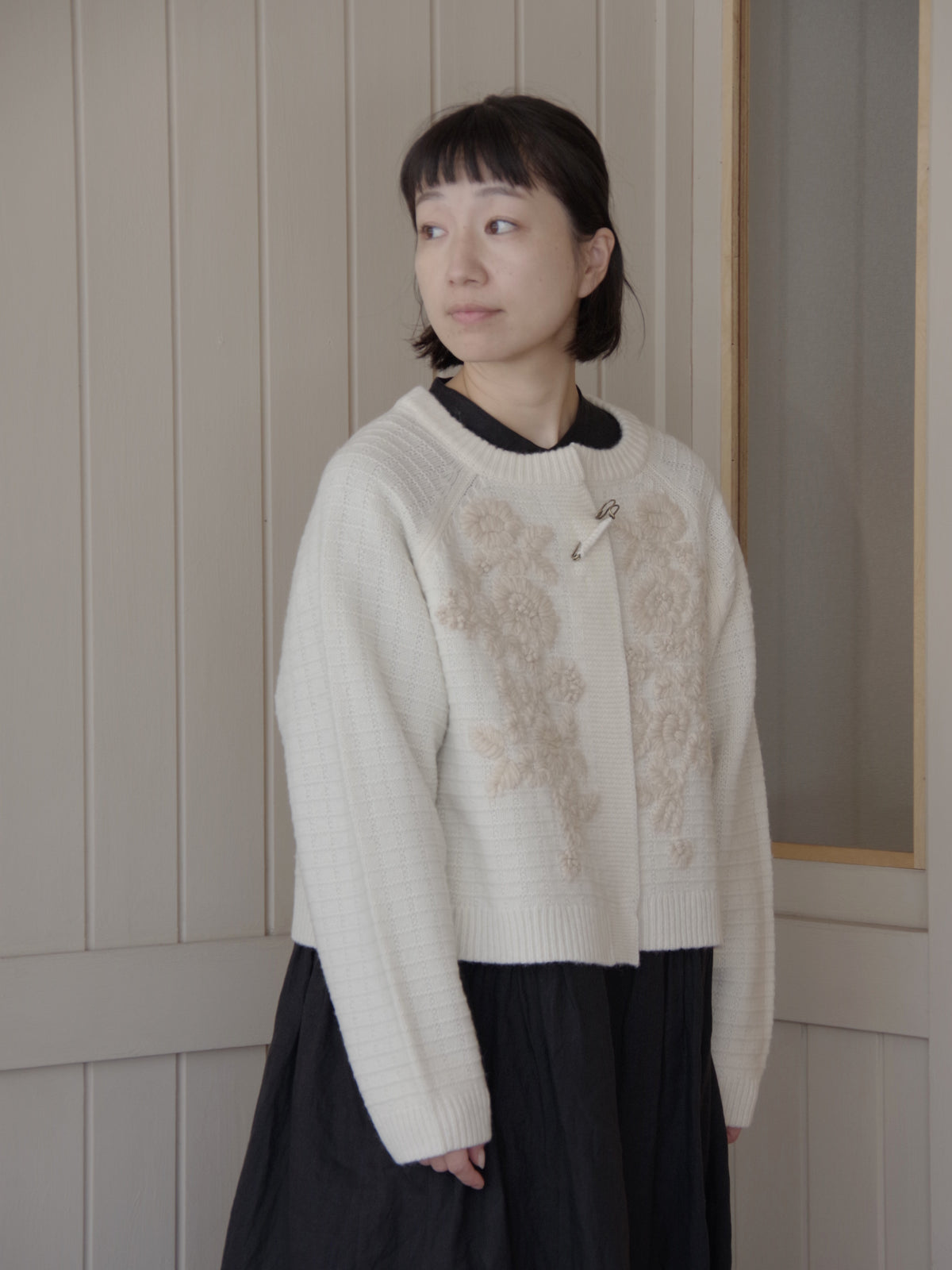 ウール / ハンド刺繍カーディガン | yuni