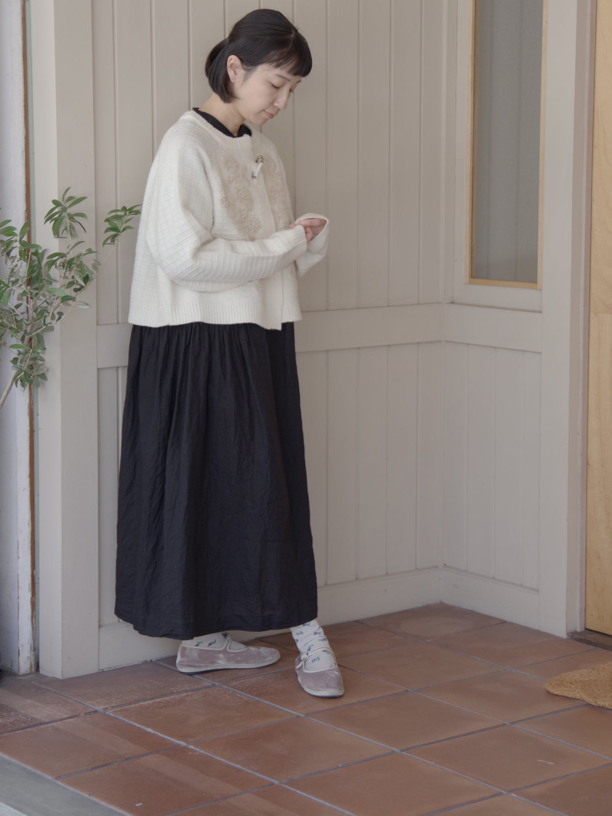 ウール / ハンド刺繍カーディガン | yuni